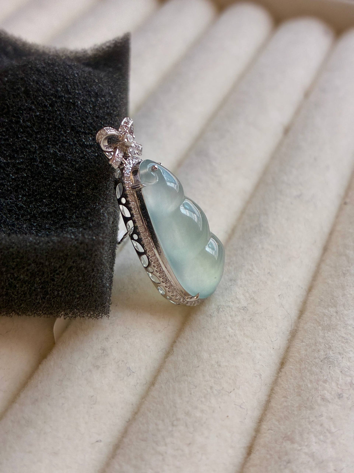 18K Glowy Lucky Bean in Faint Bluish Green