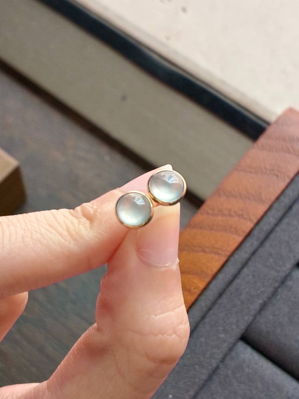 18K Glowy Minimalist Bubble Cabochon Studs (6mm)