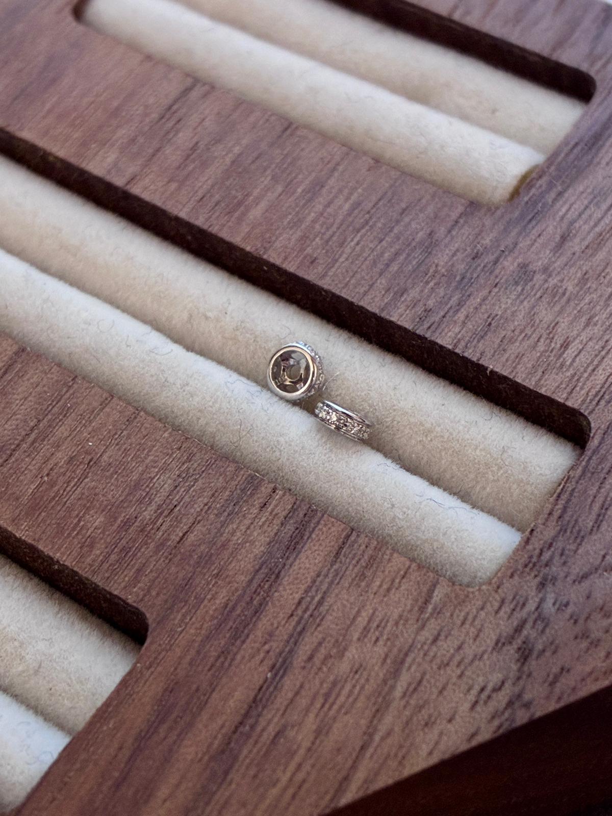 18K Gold with Natural Diamond Spacers (S/M)