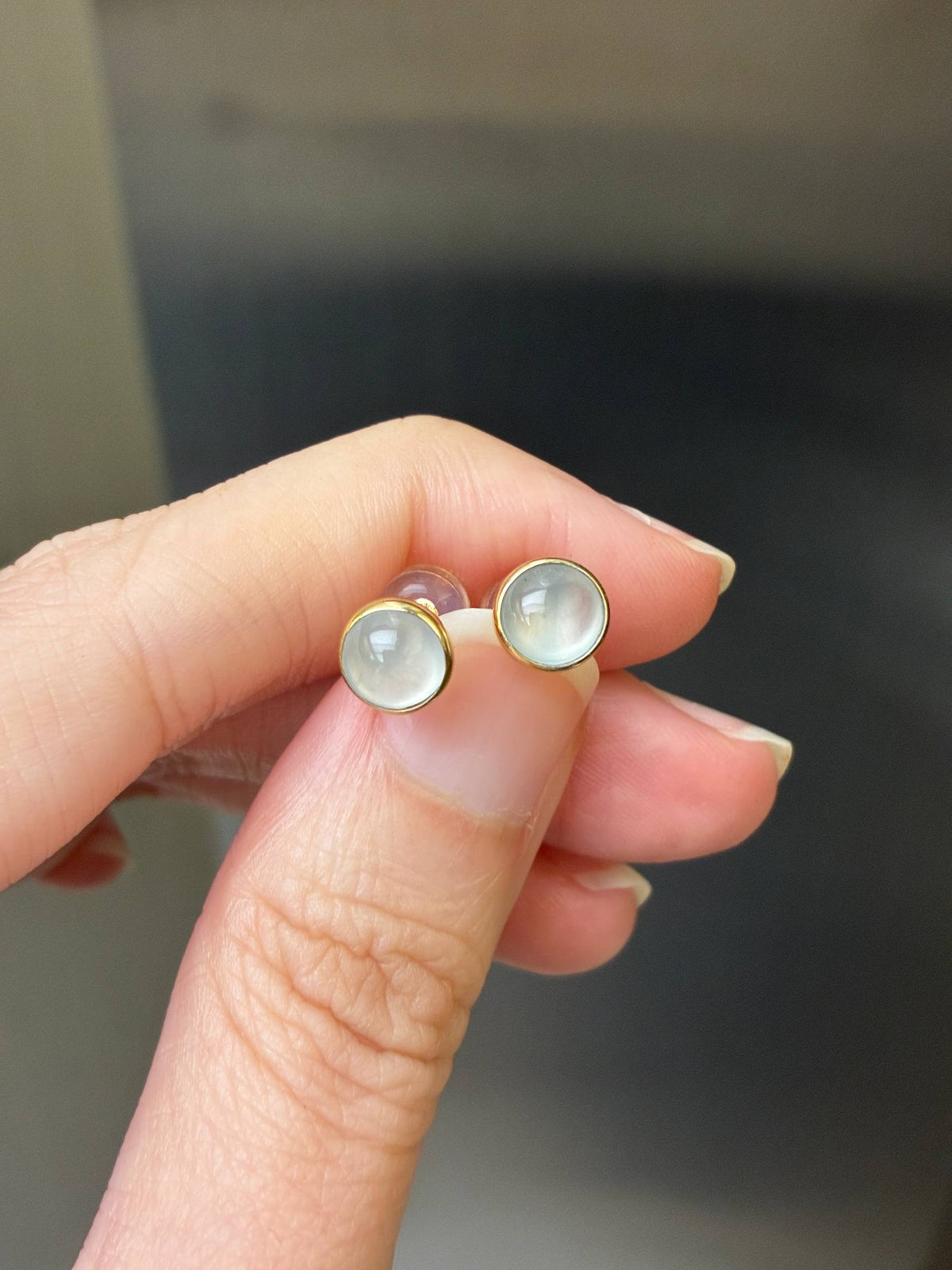 18K Glowy Minimalist Bubble Cabochon Studs (6mm)