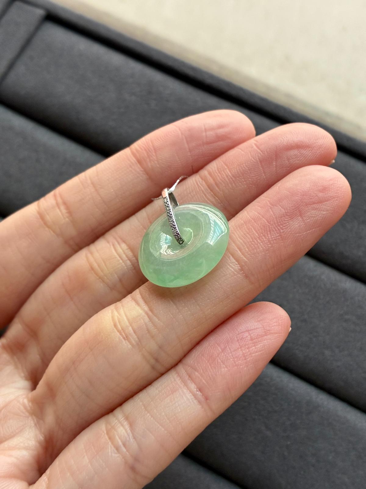 18K Icy Sweet Apple Green Donut Pendant