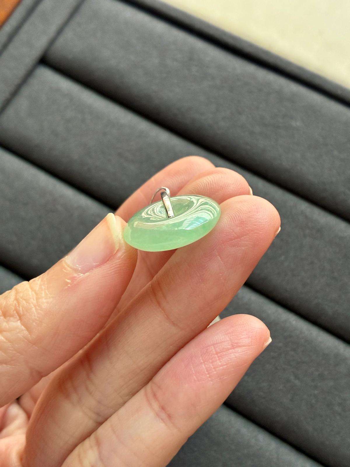 18K Icy Sweet Apple Green Donut Pendant