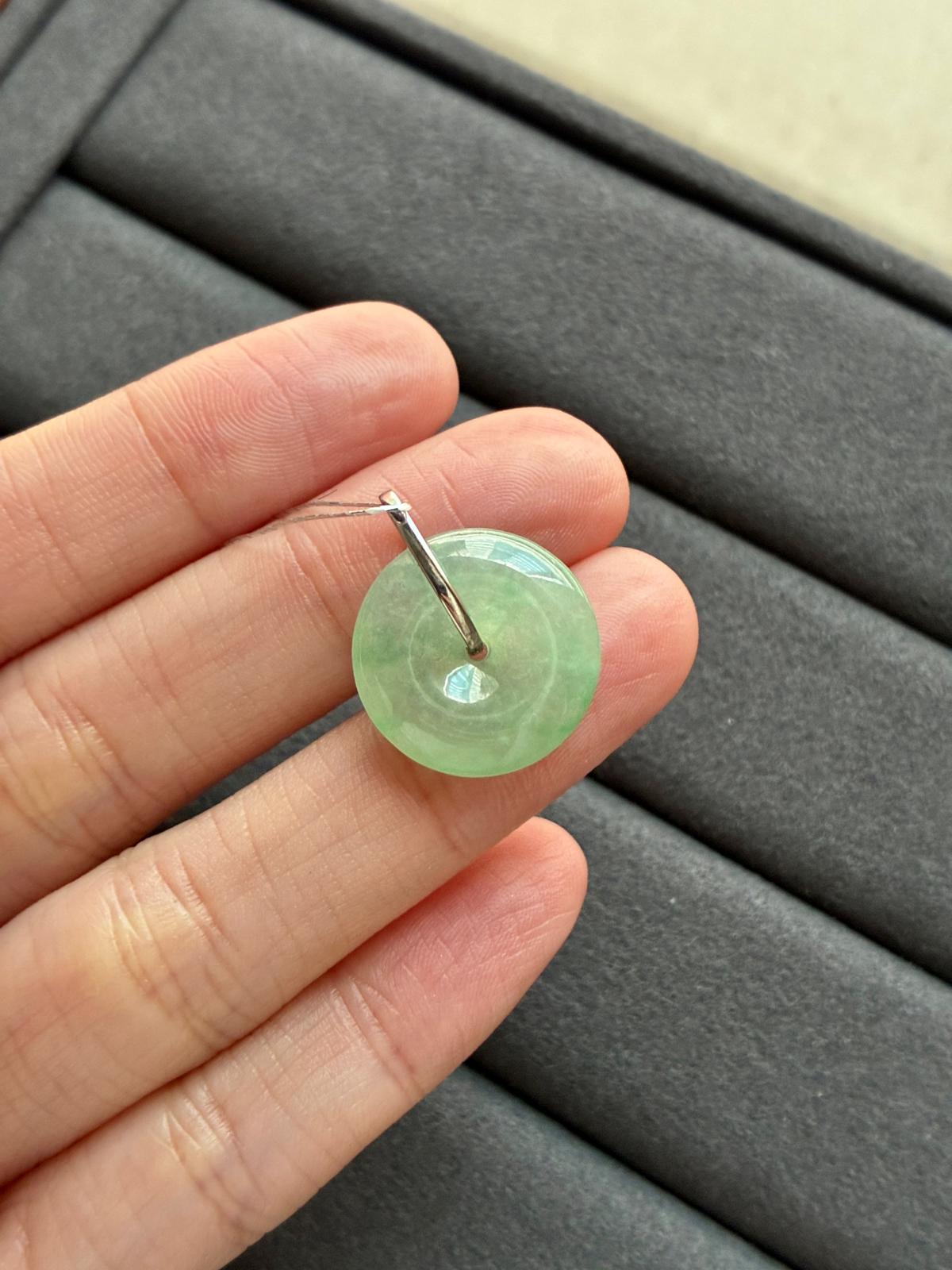 18K Icy Sweet Apple Green Donut Pendant