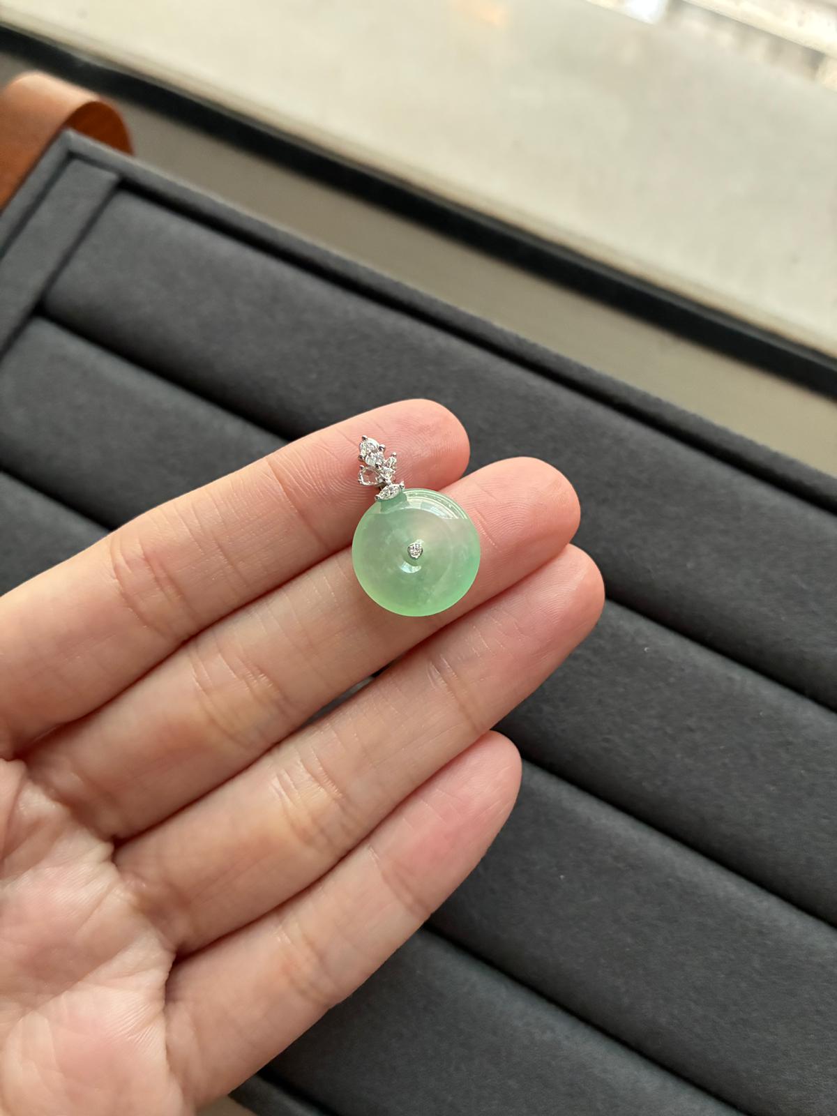 18K Icy Sweet Apple Green Donut (Rare!)