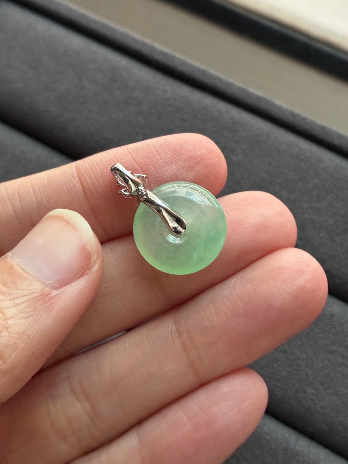 18K Icy Sweet Apple Green Donut (Rare!)