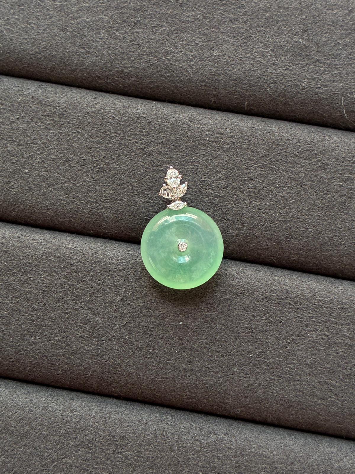18K Icy Sweet Apple Green Donut (Rare!)