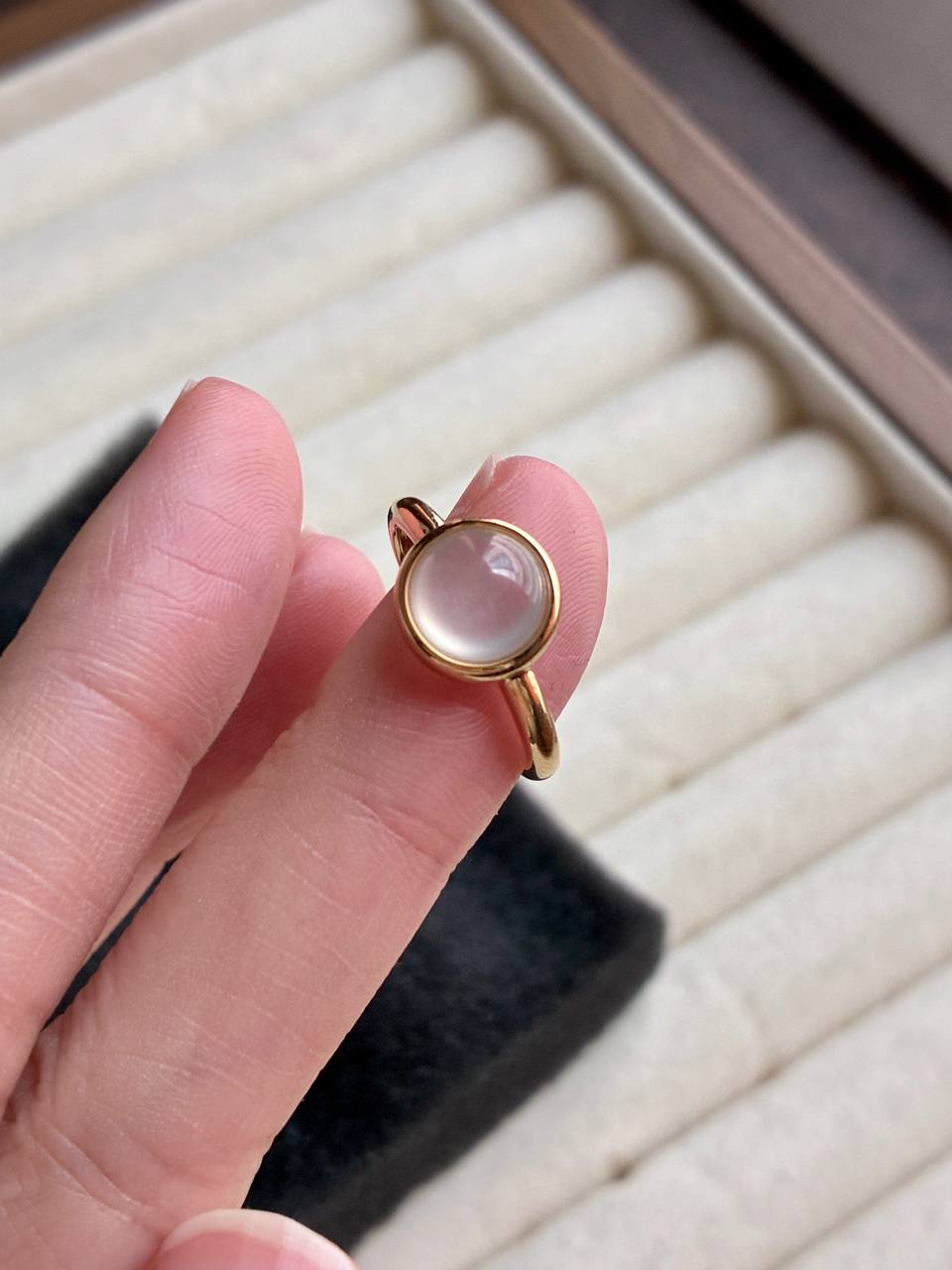18K Glowy Minimalist Bubble Ring in Yellow Gold