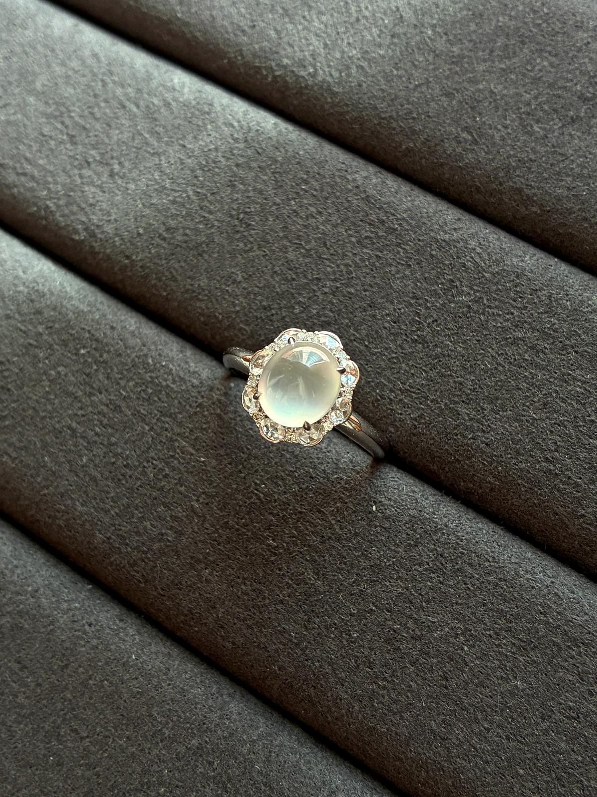 18K Whispering Bloom Ring (Icy Variety)