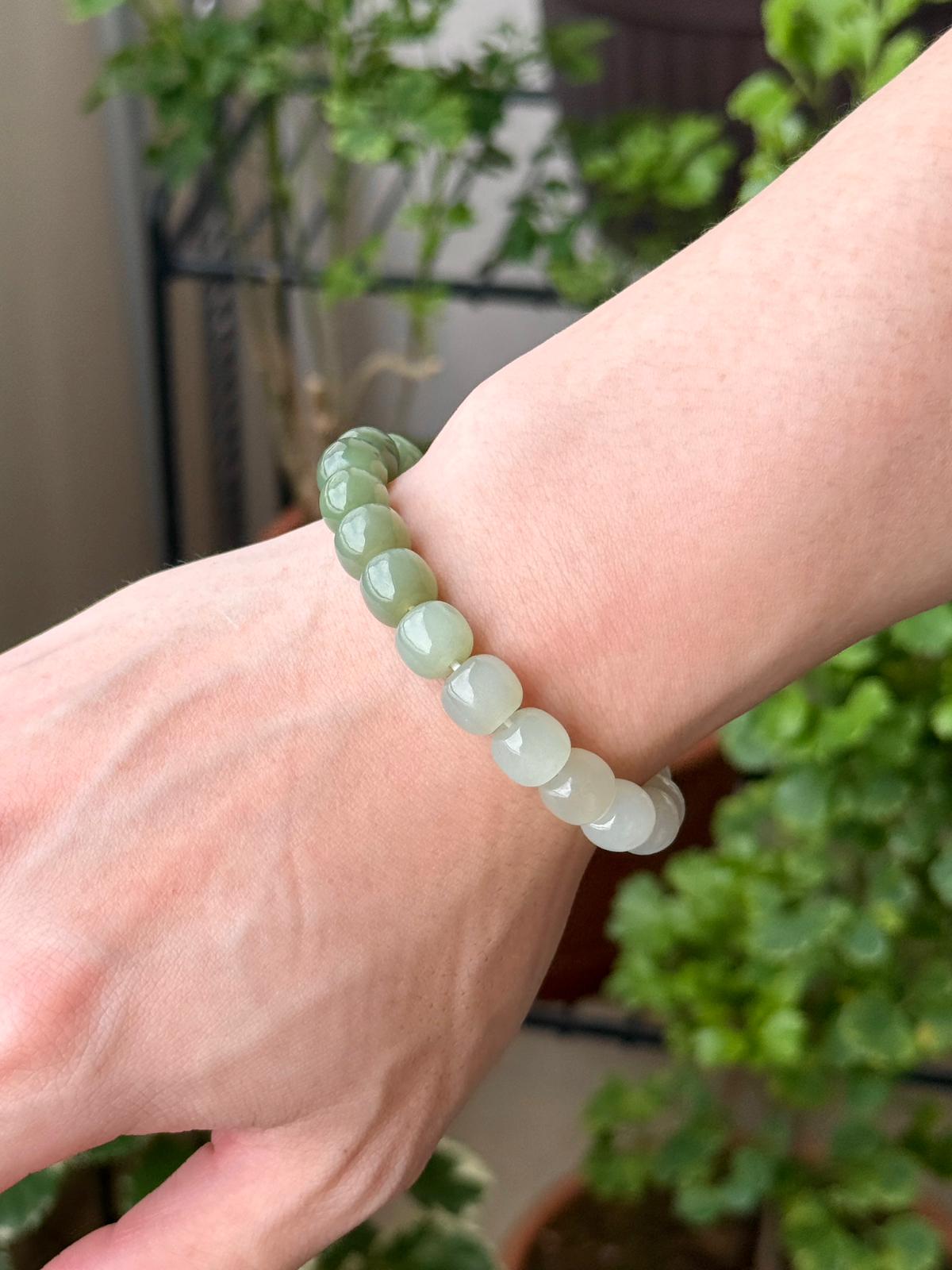 10mm Nephrite Jade Gradient Barrel Bracelet