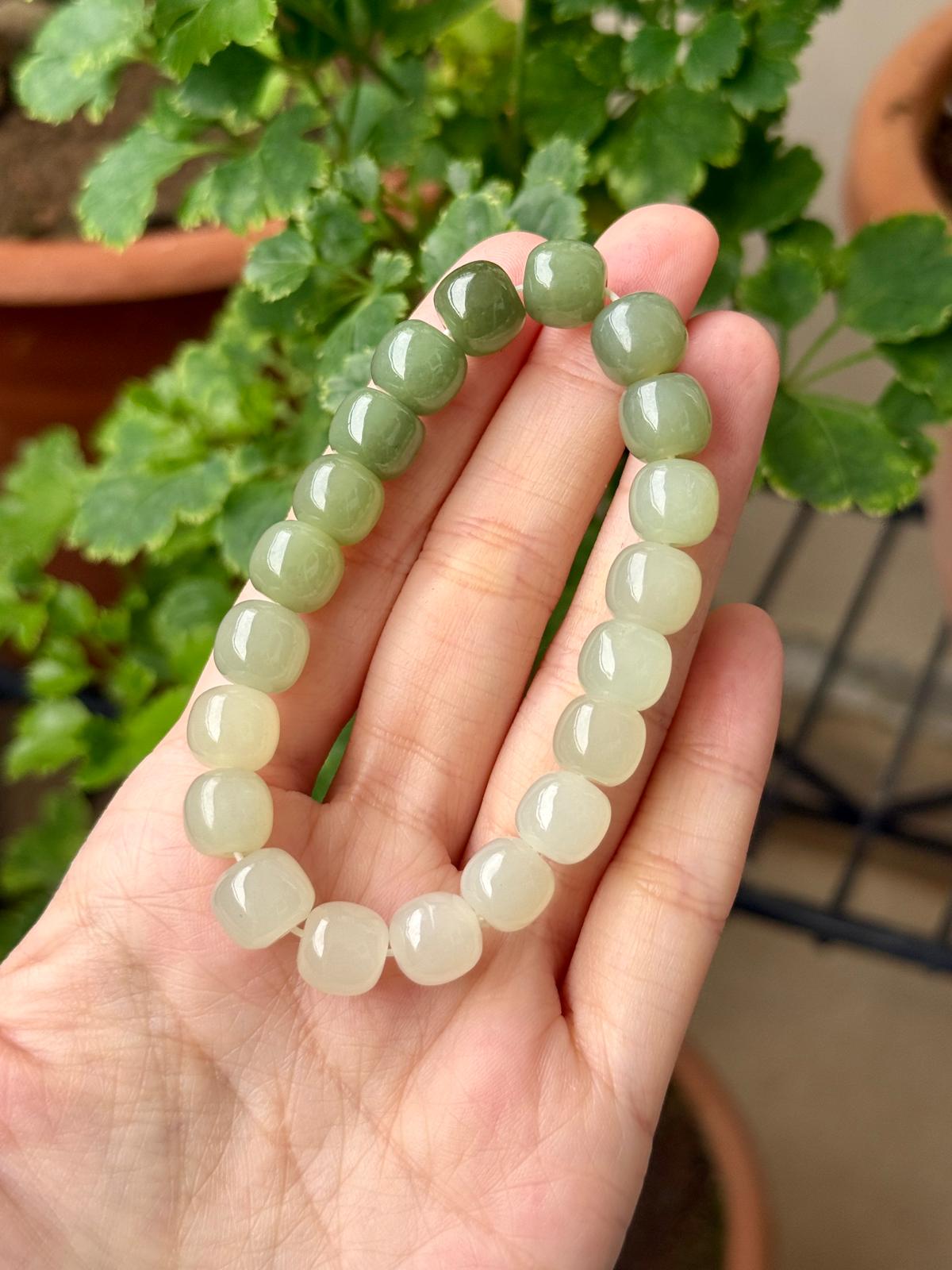 10mm Nephrite Jade Gradient Barrel Bracelet