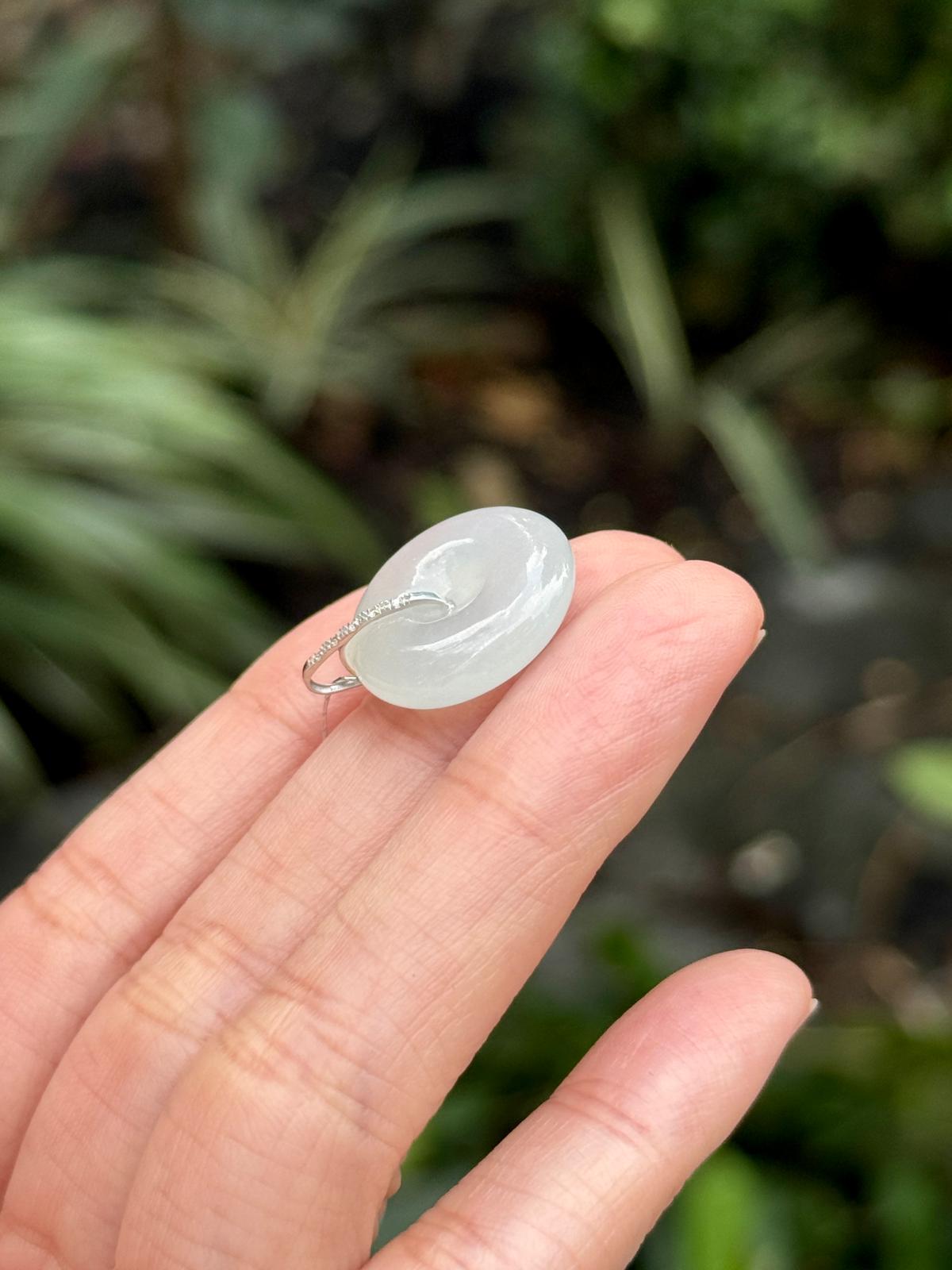 18K Icy Coloress Donut Classic Pendant