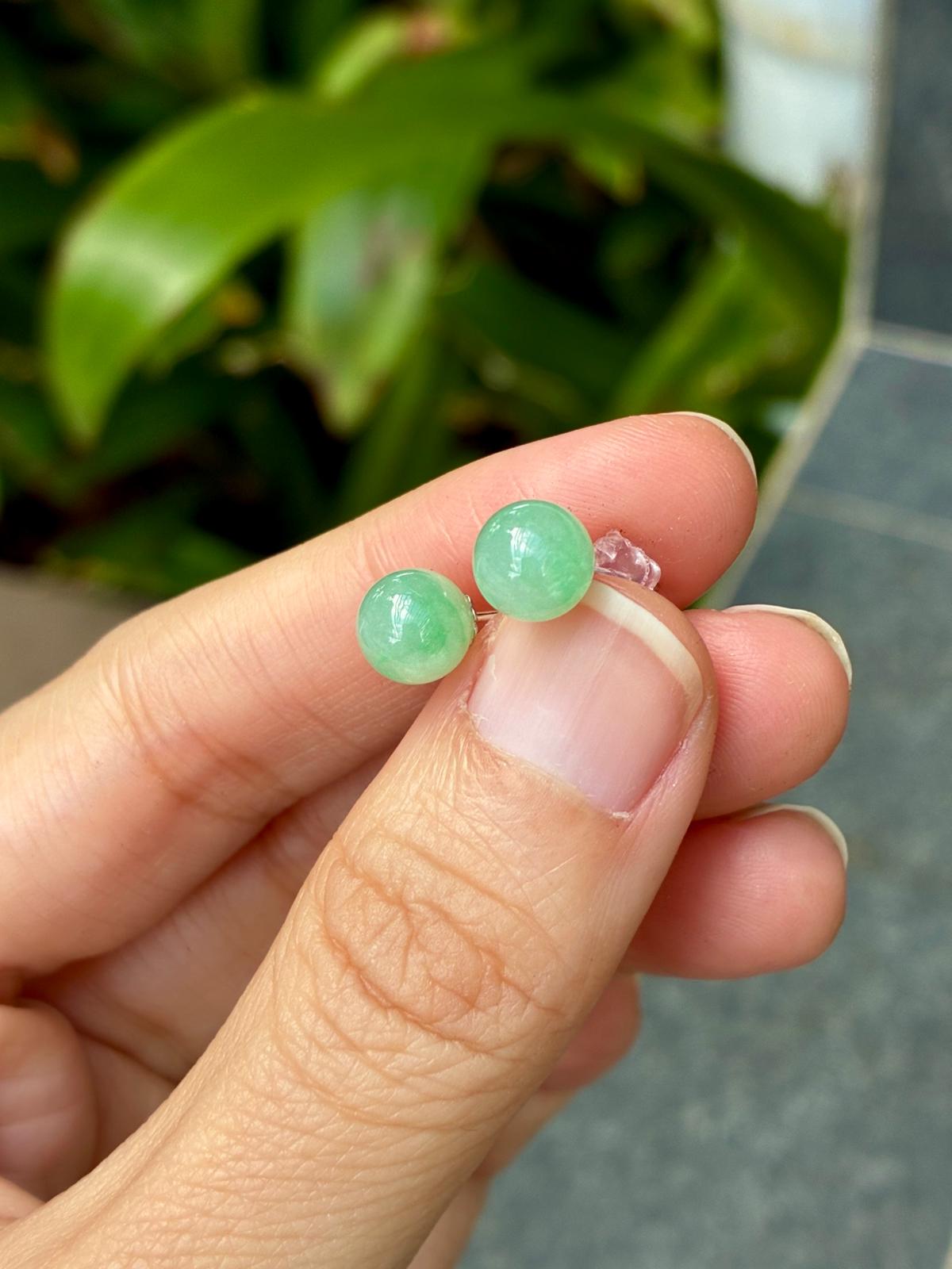 18K Light Apple Green Lollipop Studs (7.0mm)