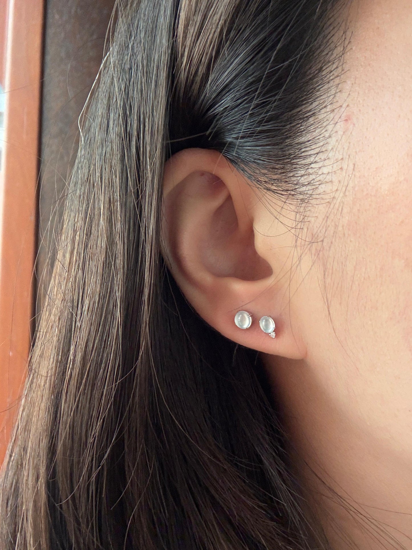 18K Glowy Cabochon Studs (5mm)