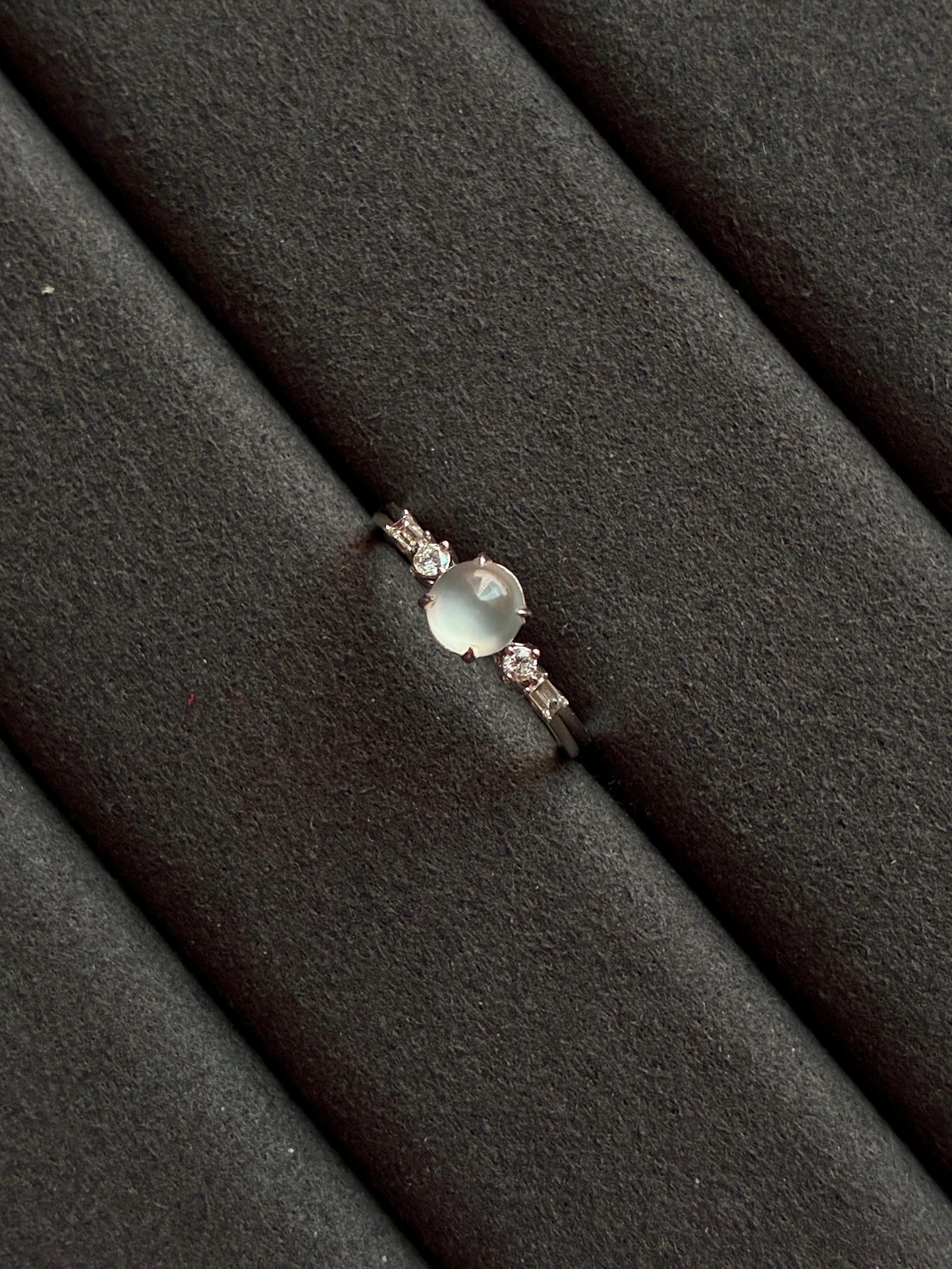 18K Minimalist Starlight Ring in White Gold