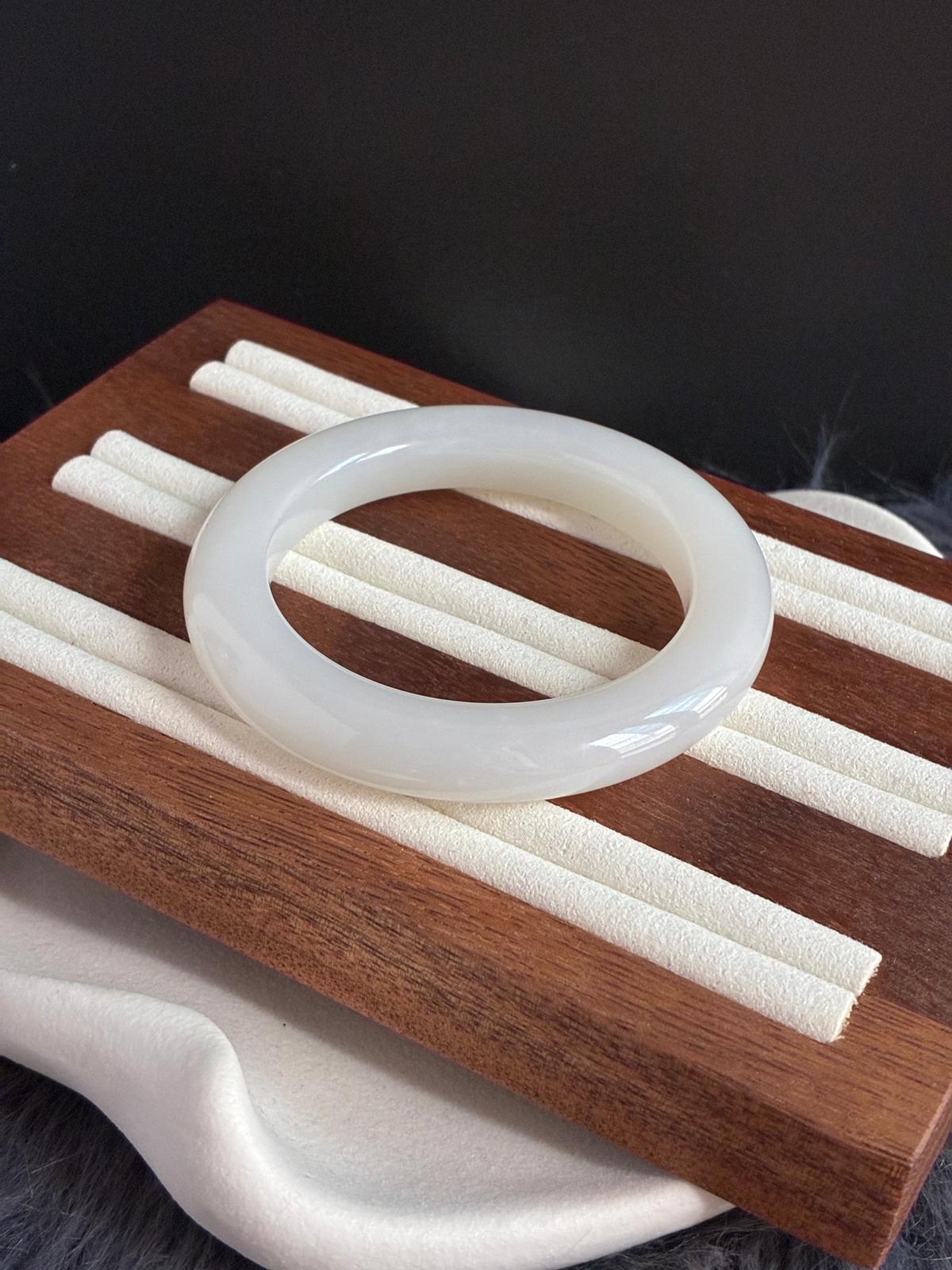 54.5mm Nephrite Jade Mutton Fat White