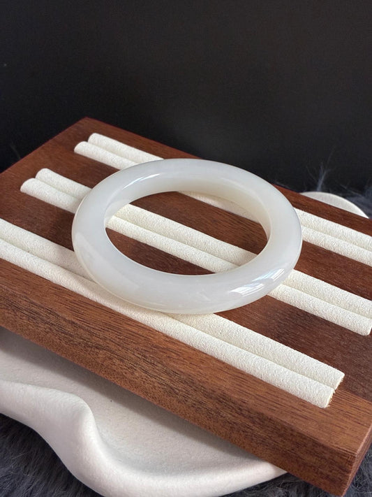 54.5mm Nephrite Jade Mutton Fat White