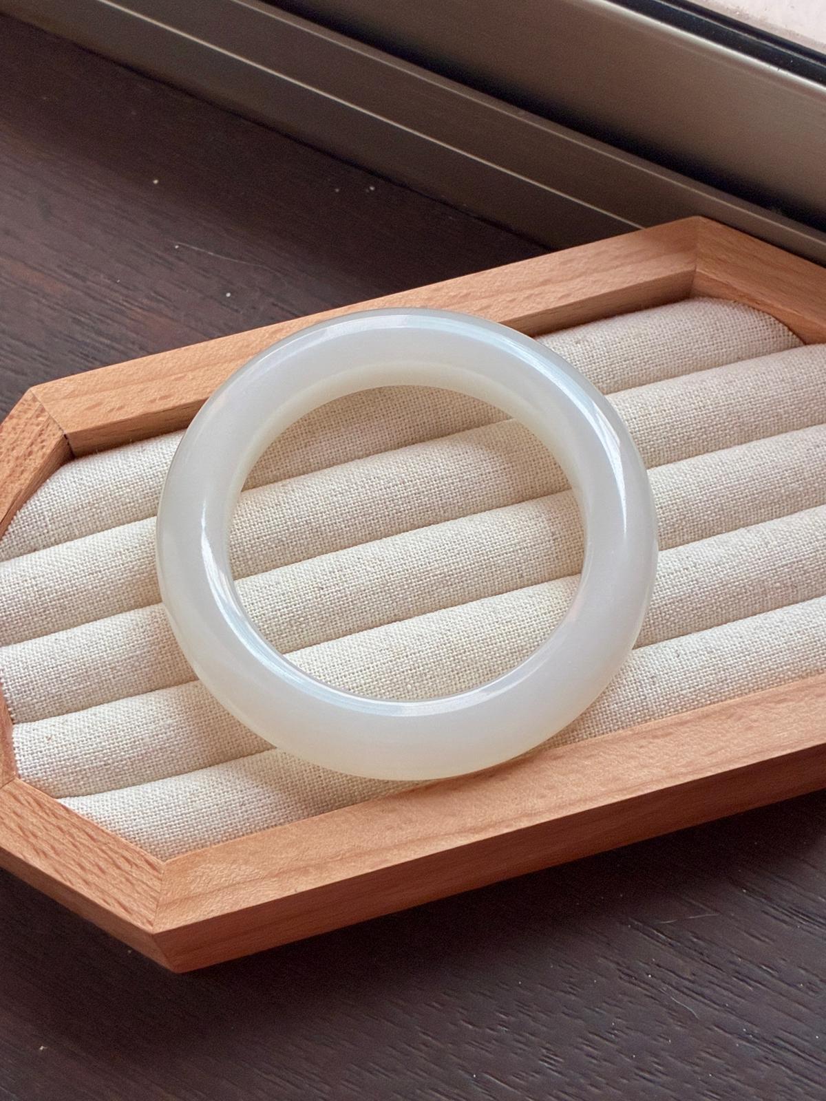 54.5mm Nephrite Jade Mutton Fat White