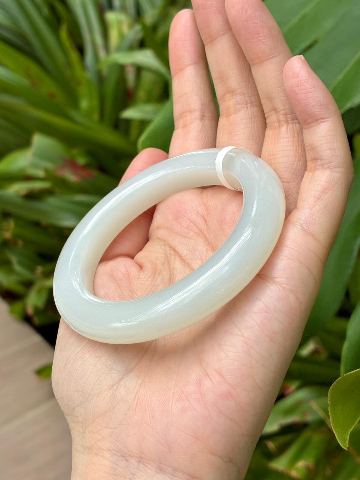 54.5mm Nephrite Jade Mutton Fat White