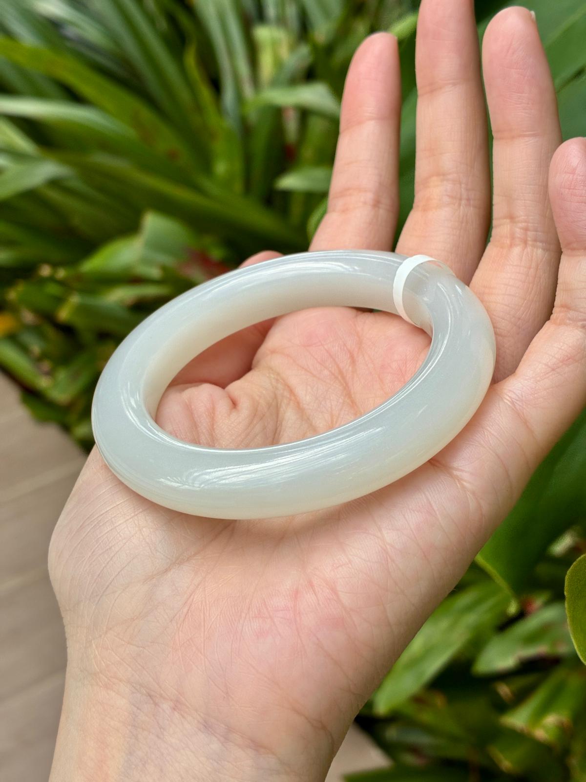 54.5mm Nephrite Jade Mutton Fat White
