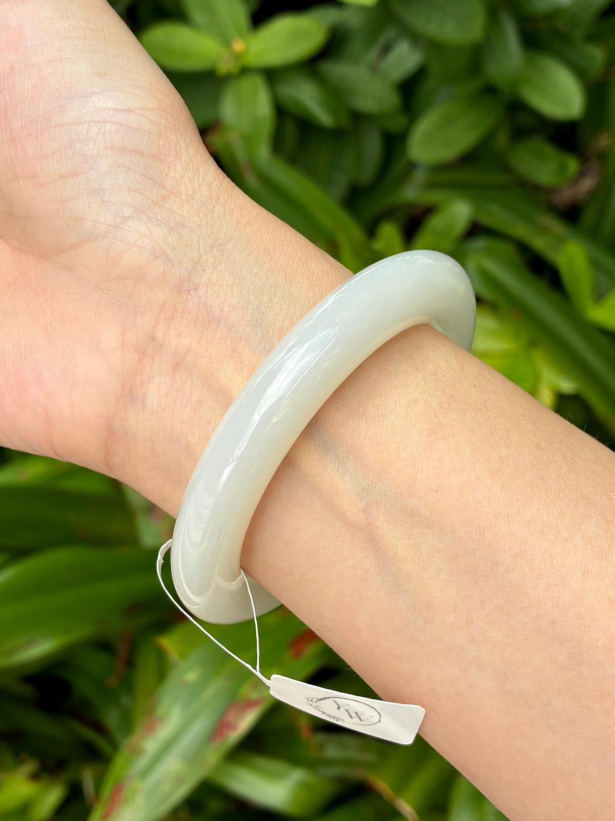 54.5mm Nephrite Jade Mutton Fat White