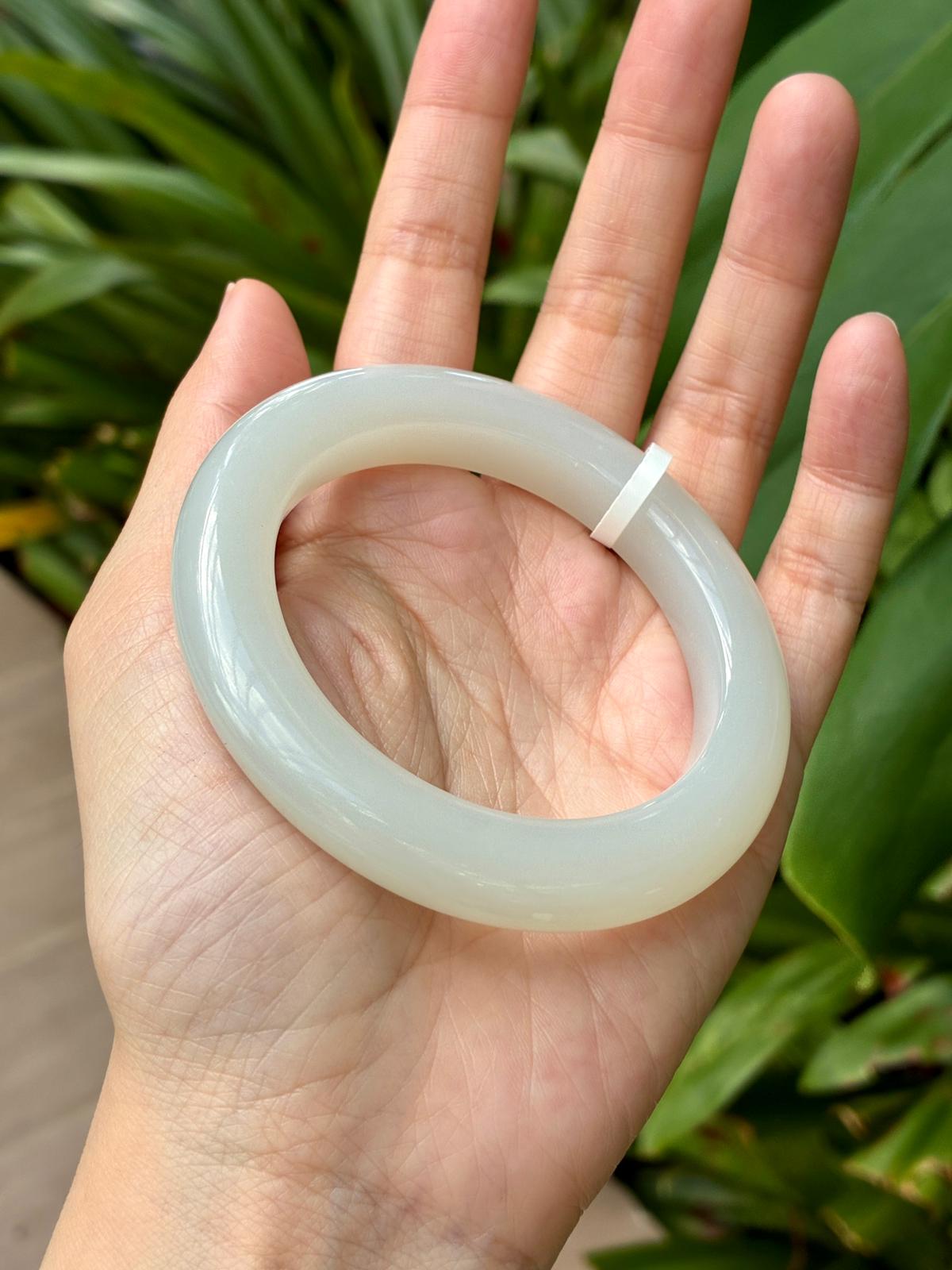 54.5mm Nephrite Jade Mutton Fat White