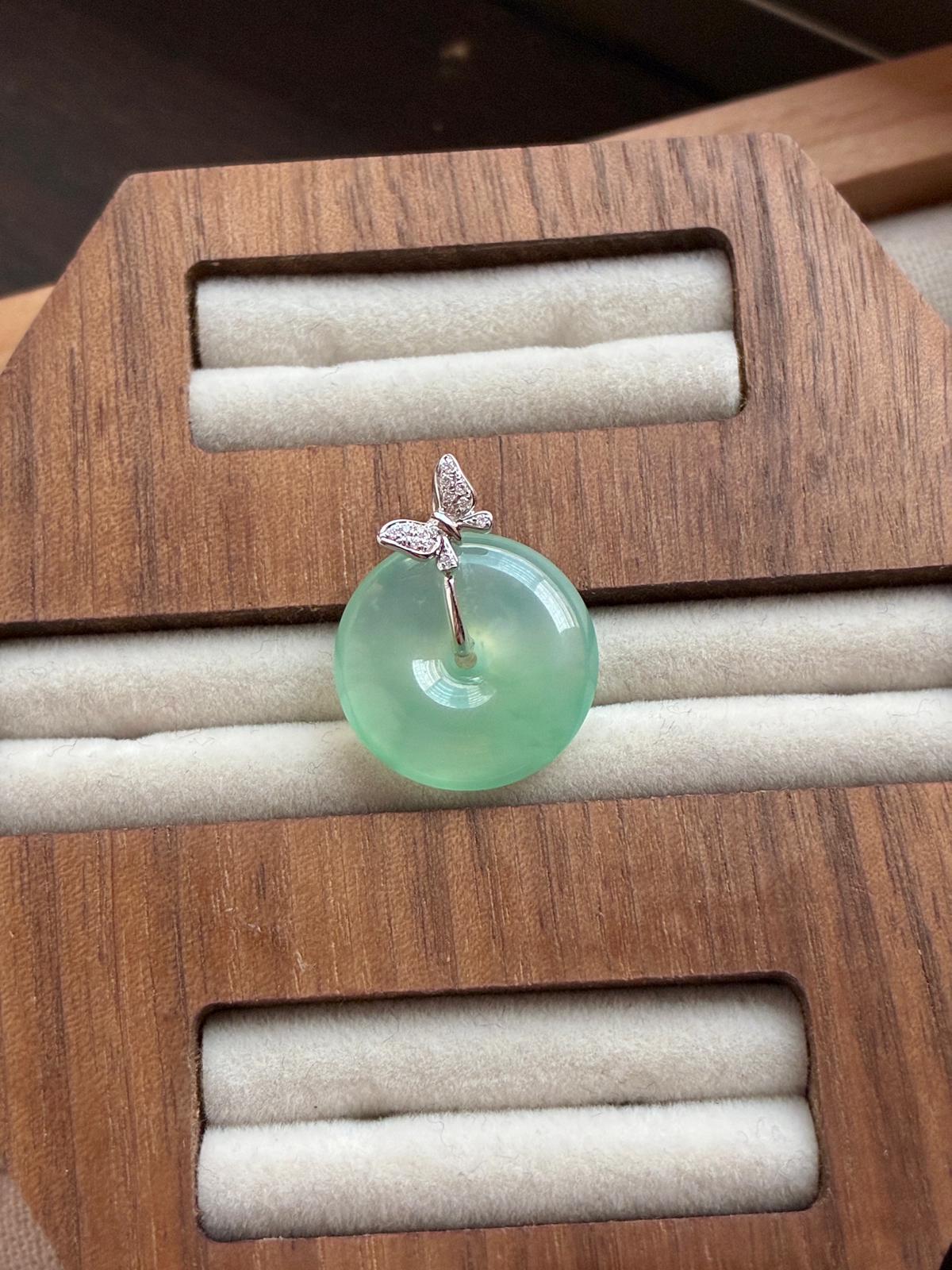 18K Icy Muna Apple Green Donut with Butterfly