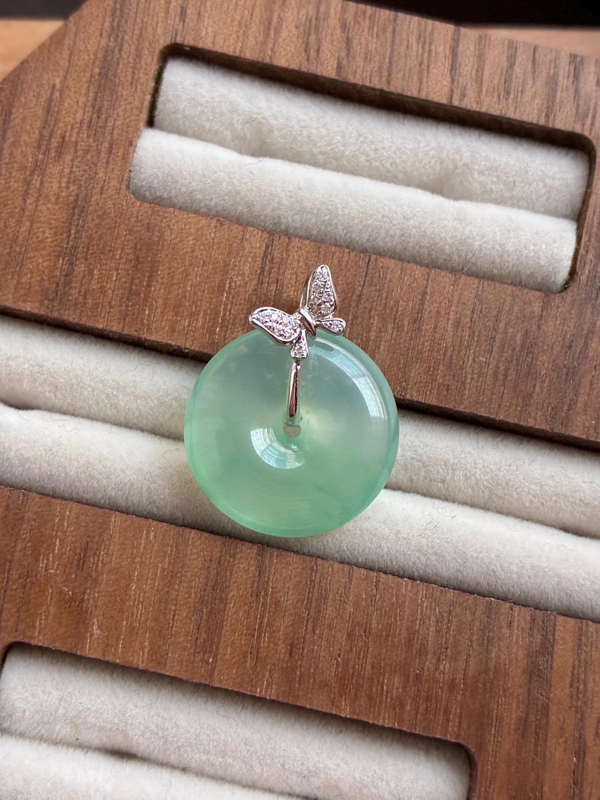 18K Icy Muna Apple Green Donut with Butterfly
