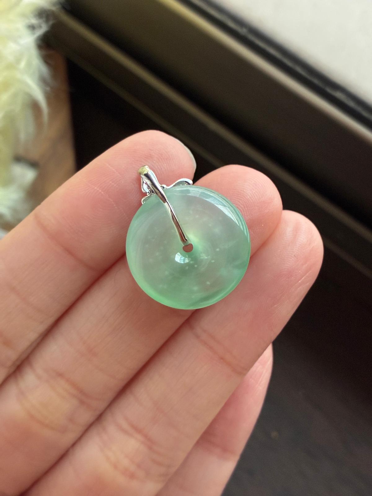 18K Icy Muna Apple Green Donut with Butterfly