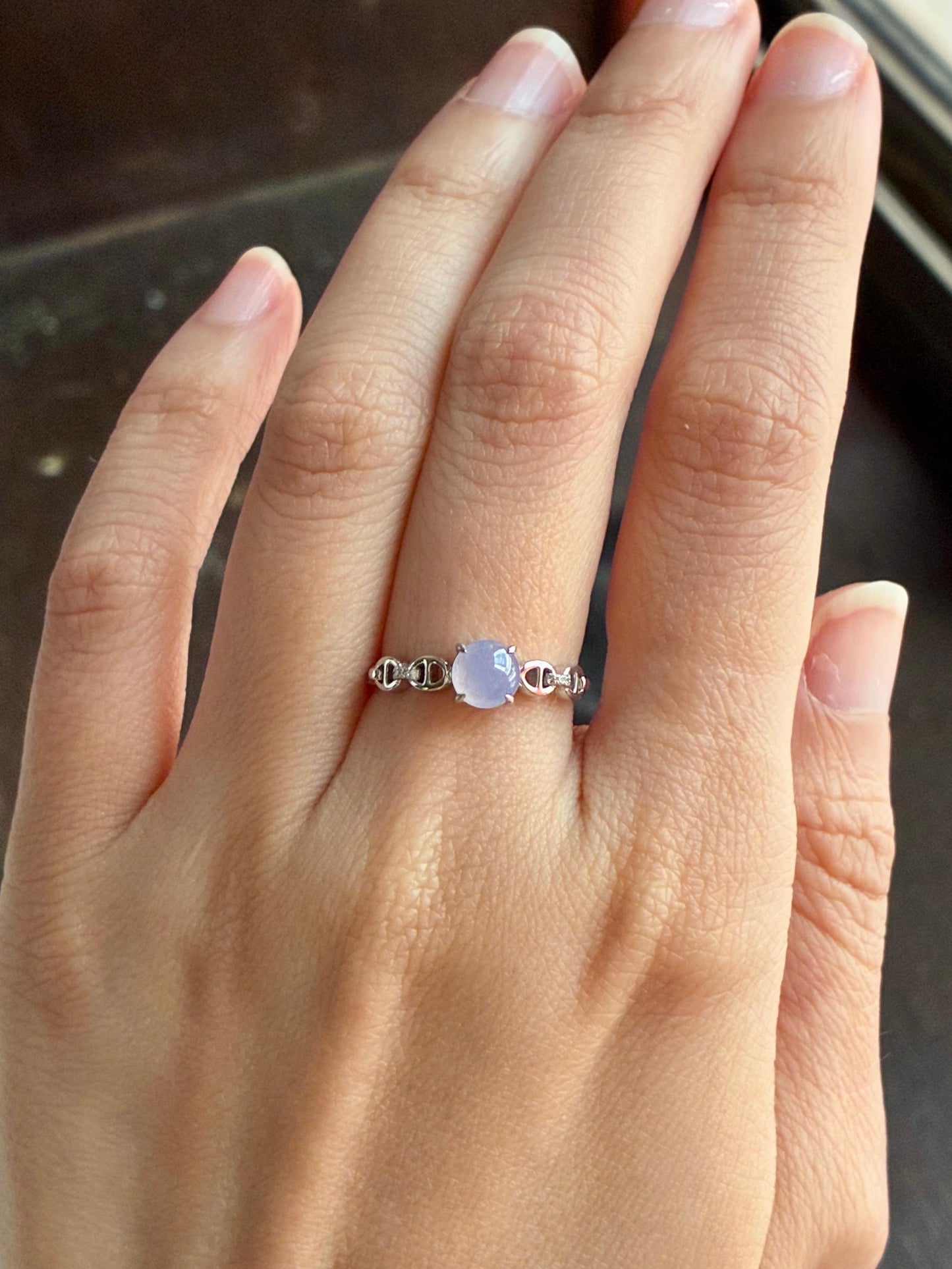 18K Glowy Lilac Chain Ring