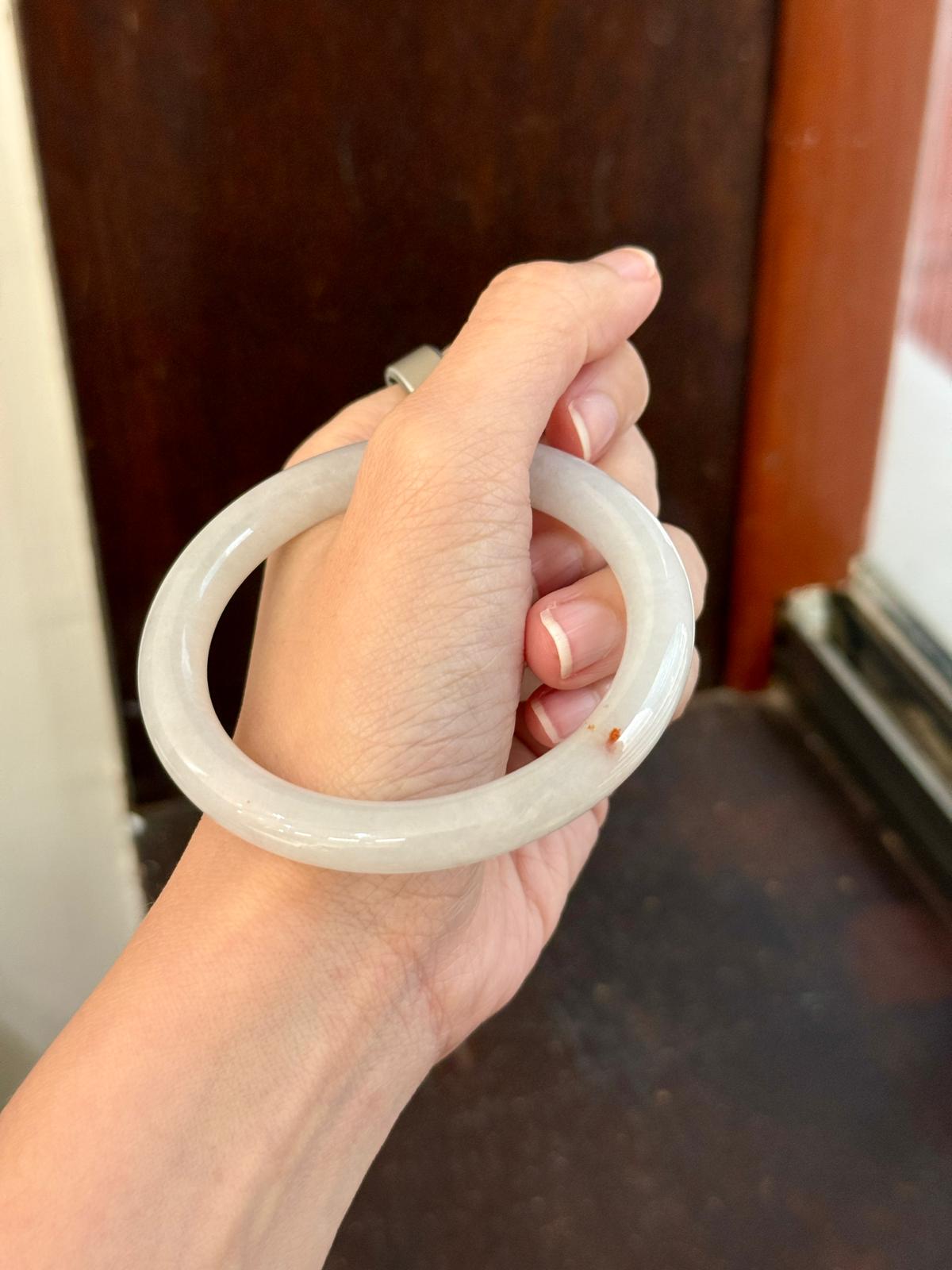 55.8mm Near White with Red Jadeite (Slim Cut)