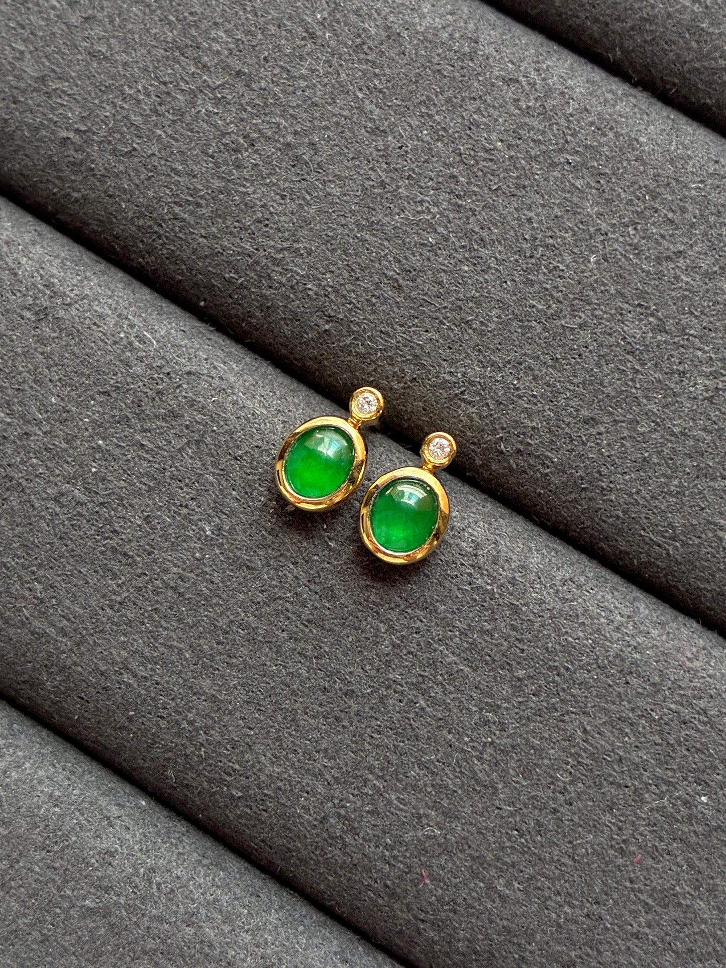 18K Spicy Green Mini Cabochon Earrings
