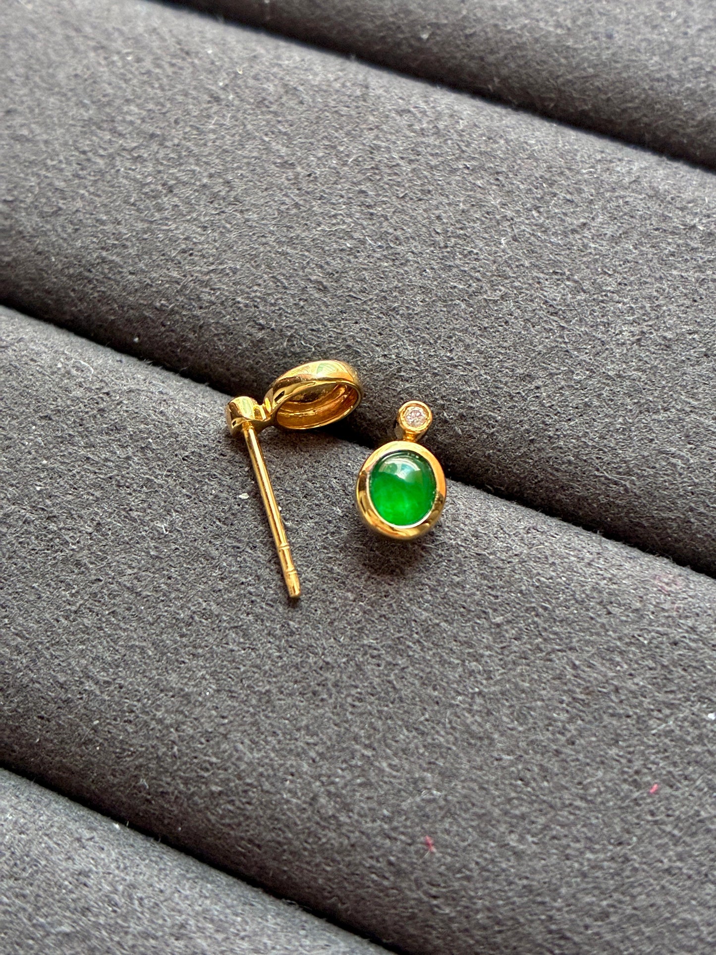 18K Spicy Green Mini Cabochon Earrings