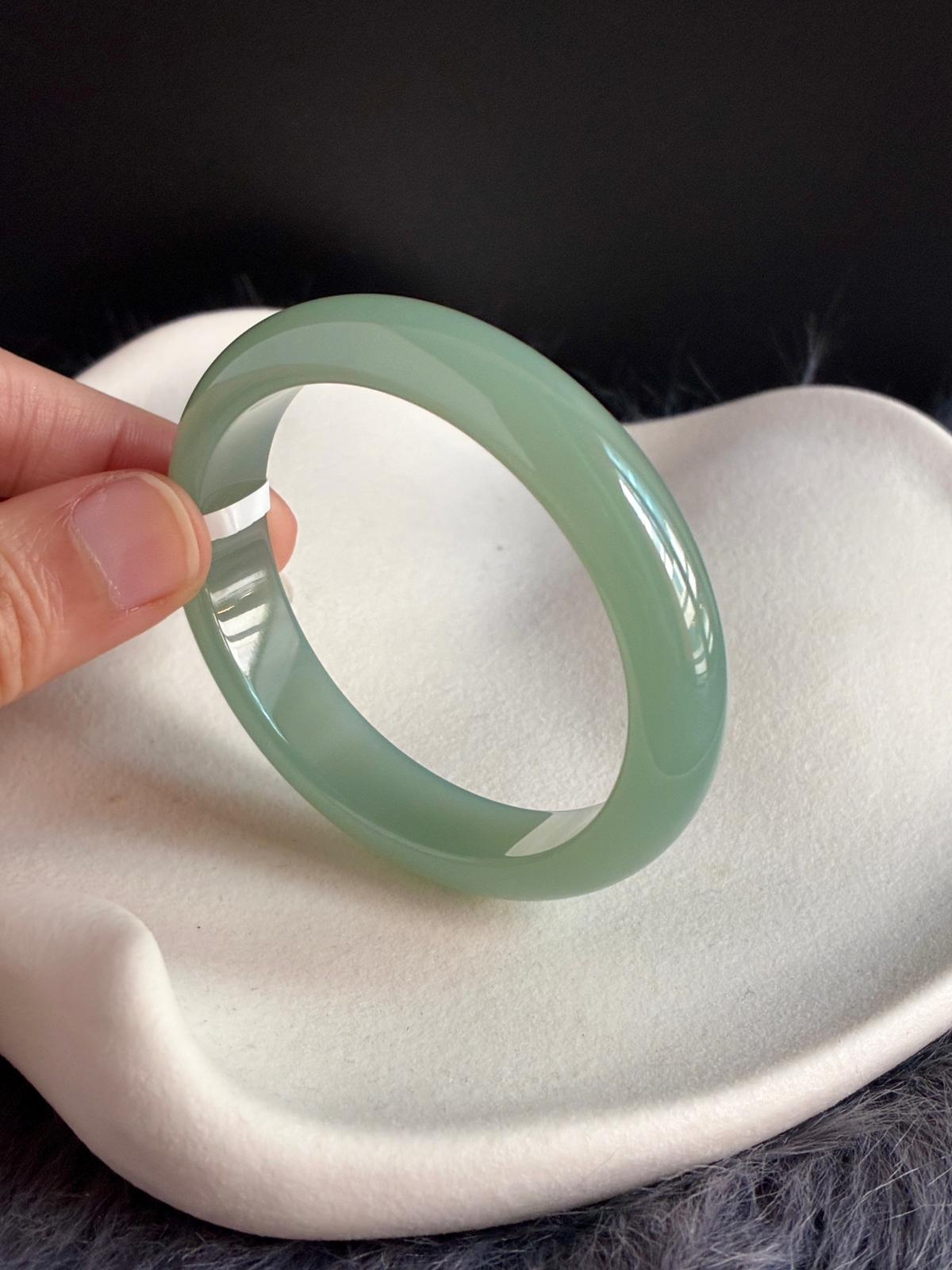 53.3mm Poreless Deep Celadon Oval (Collector's Grade)