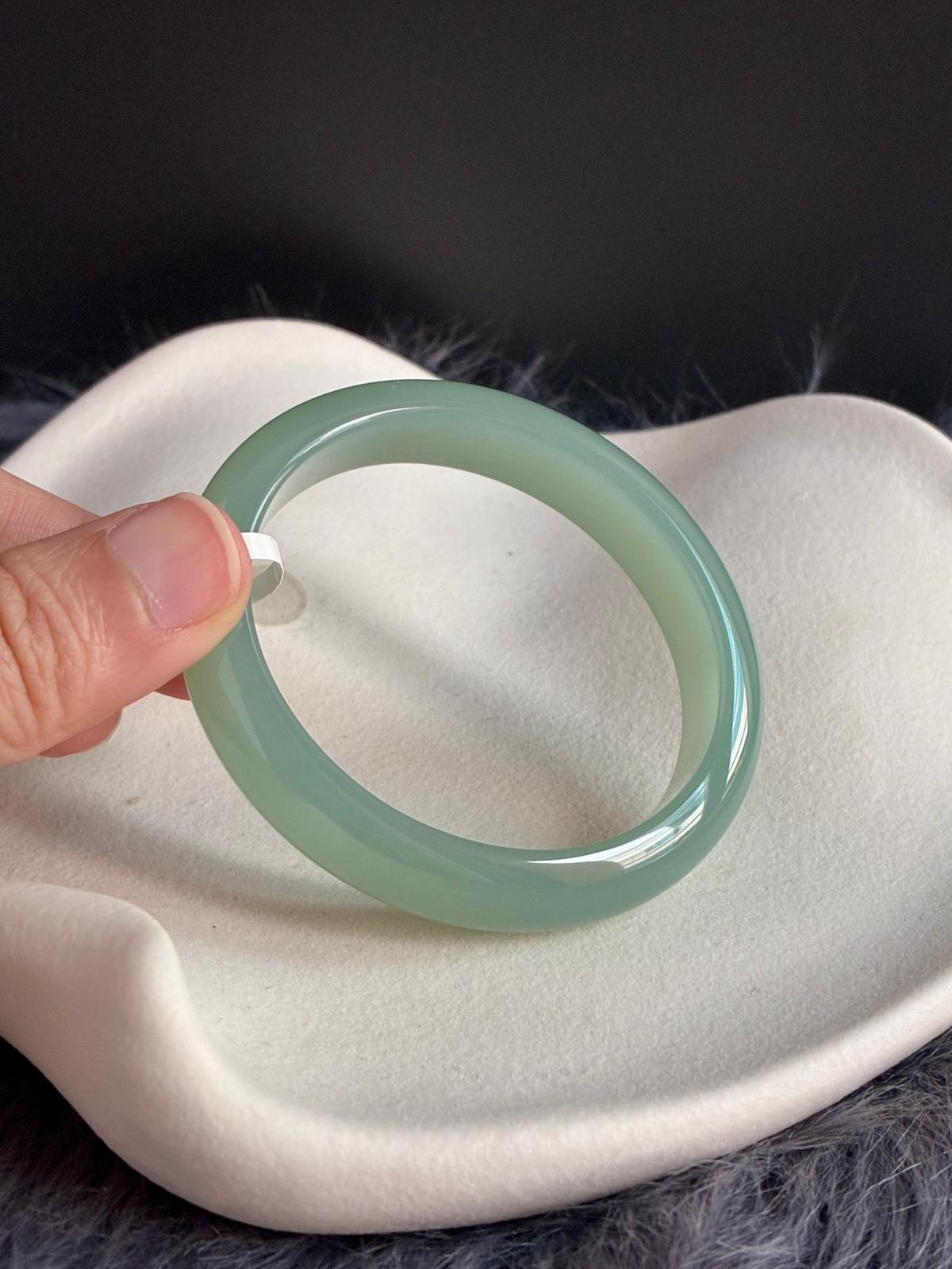 53.3mm Poreless Deep Celadon Oval (Collector's Grade)