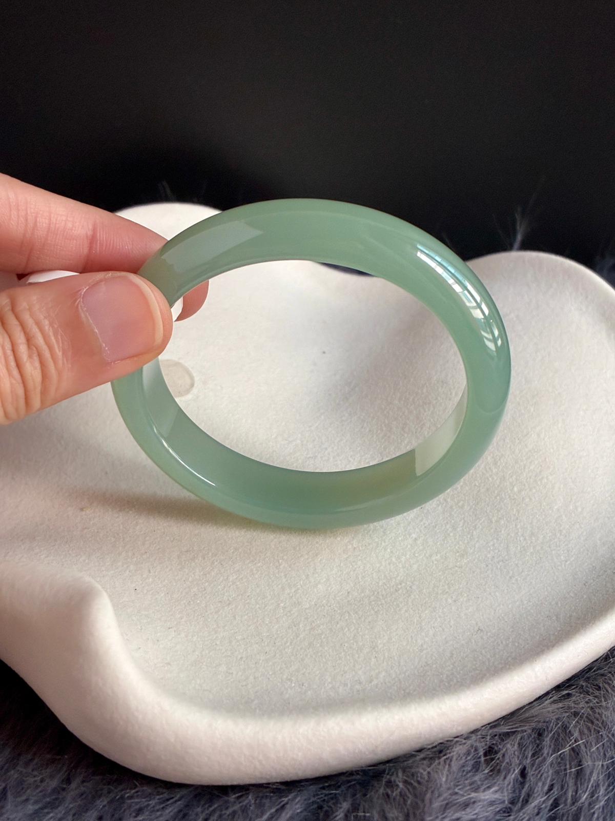 53.3mm Poreless Deep Celadon Oval (Collector's Grade)