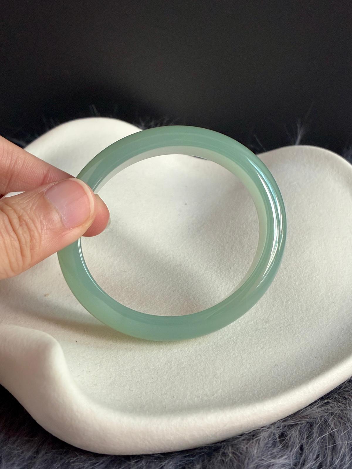 53.3mm Poreless Deep Celadon Oval (Collector's Grade)
