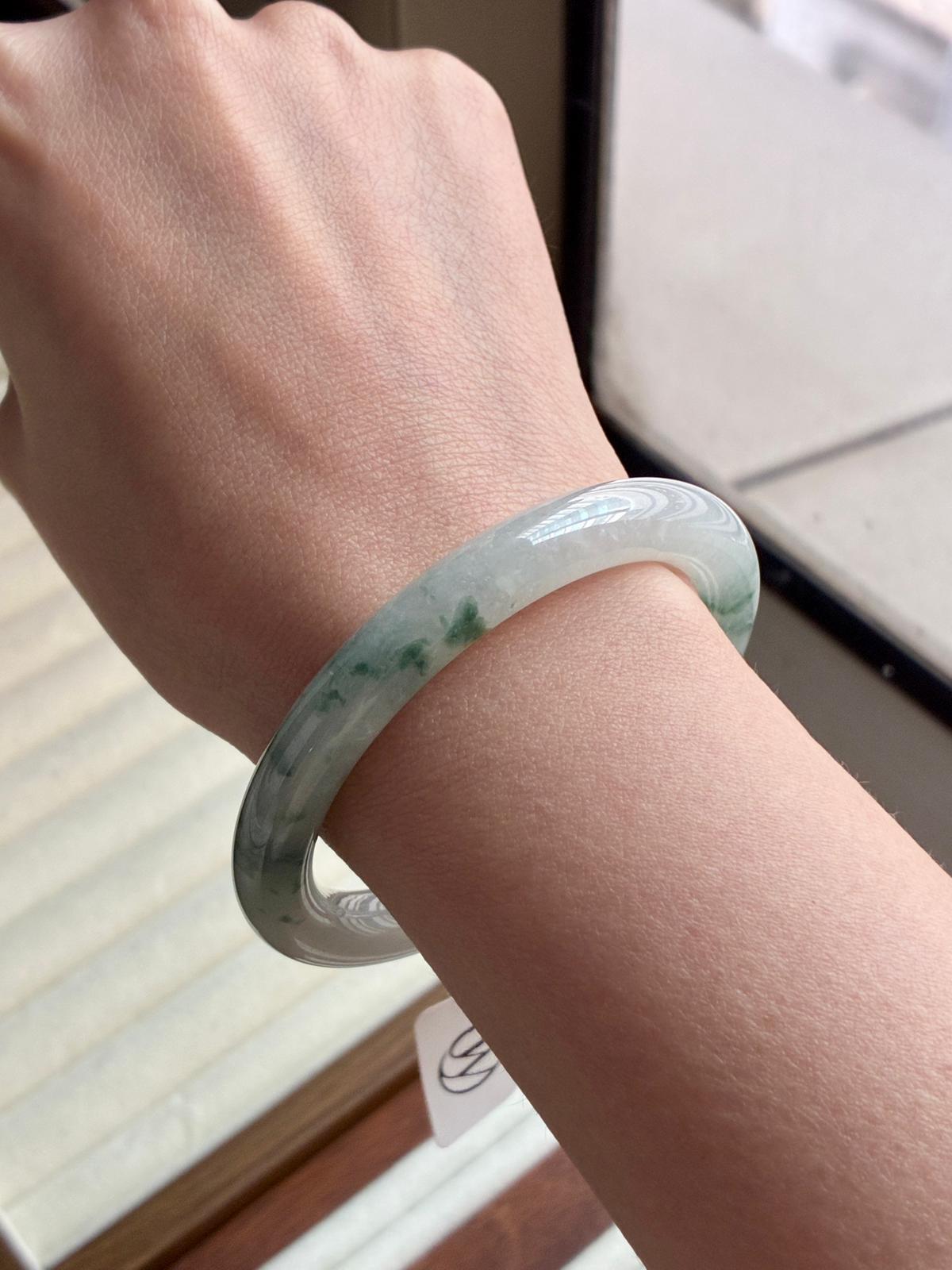 52.3mm Icy White with Florals