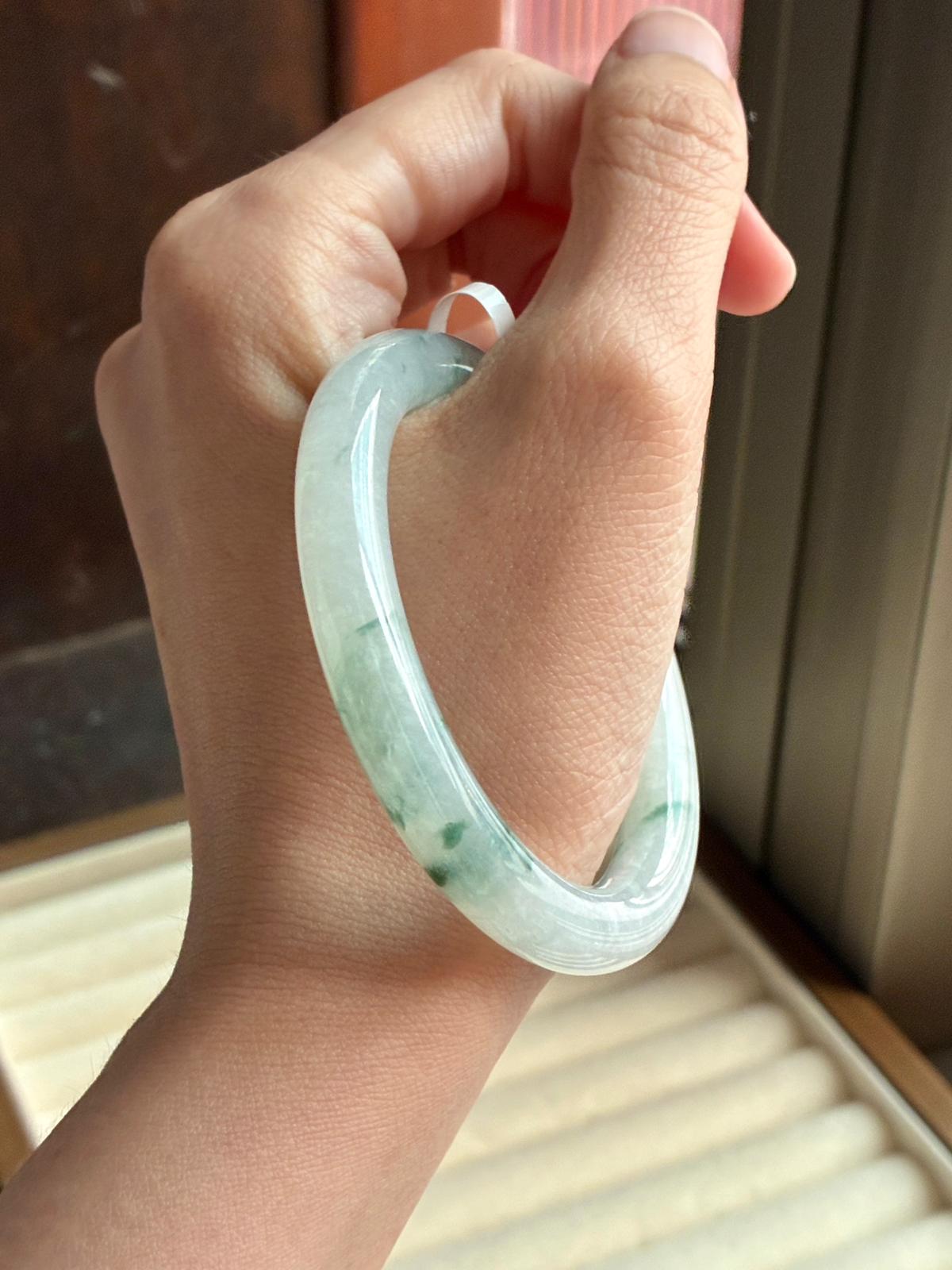 52.3mm Icy White with Florals