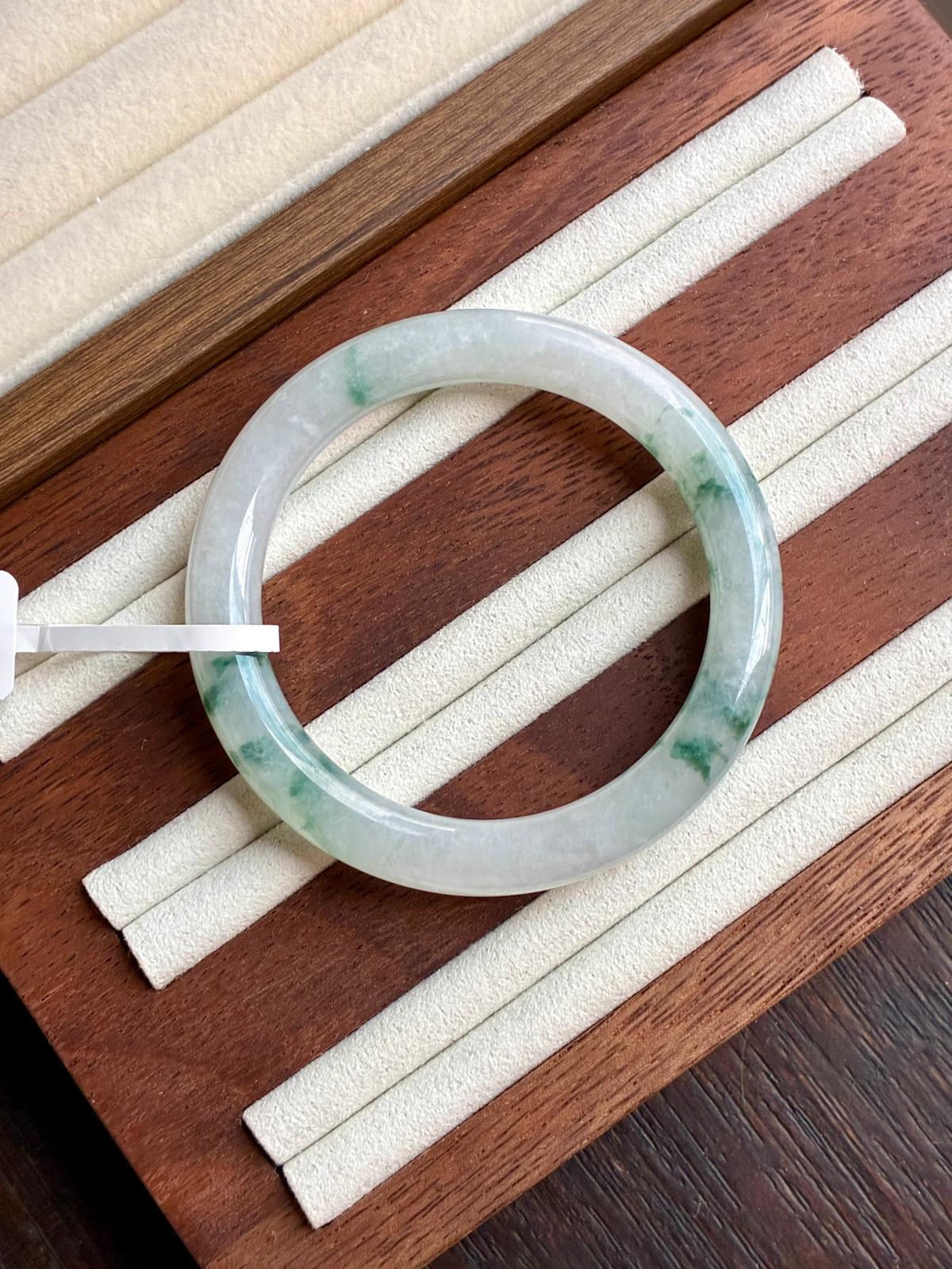 52.3mm Icy White with Florals