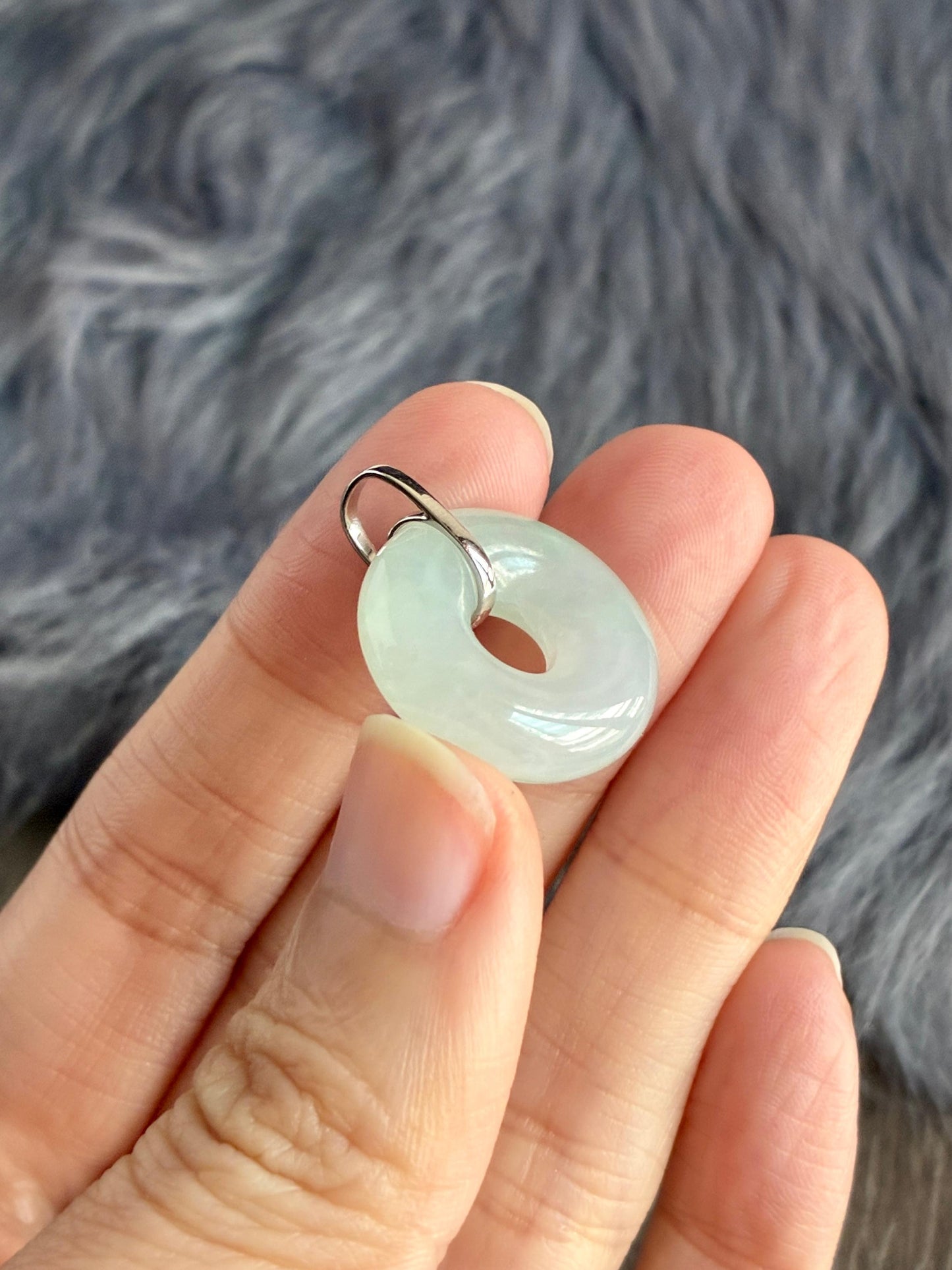 18K Icy Bluish Green Bagel Pendant (19.4mm)