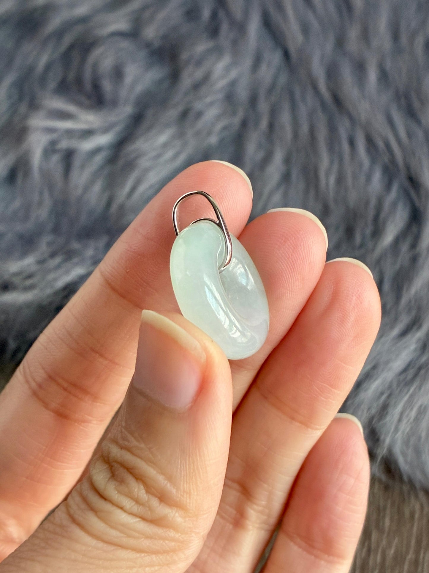 18K Icy Bluish Green Bagel Pendant (19.4mm)