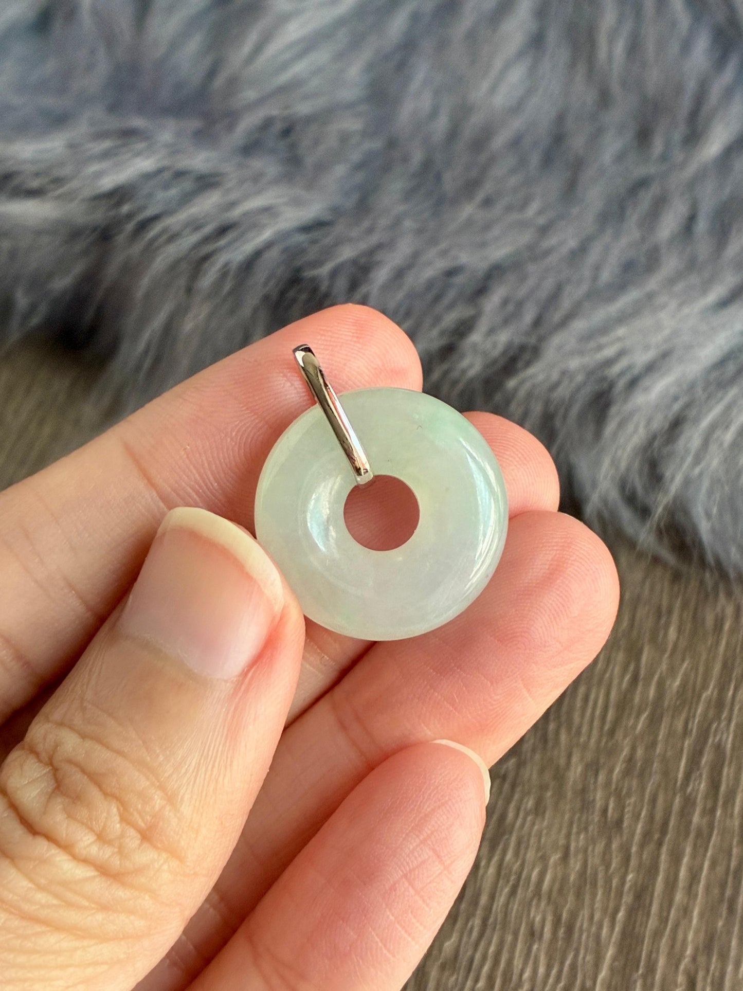 18K Icy Bluish Green Bagel Pendant (19.4mm)