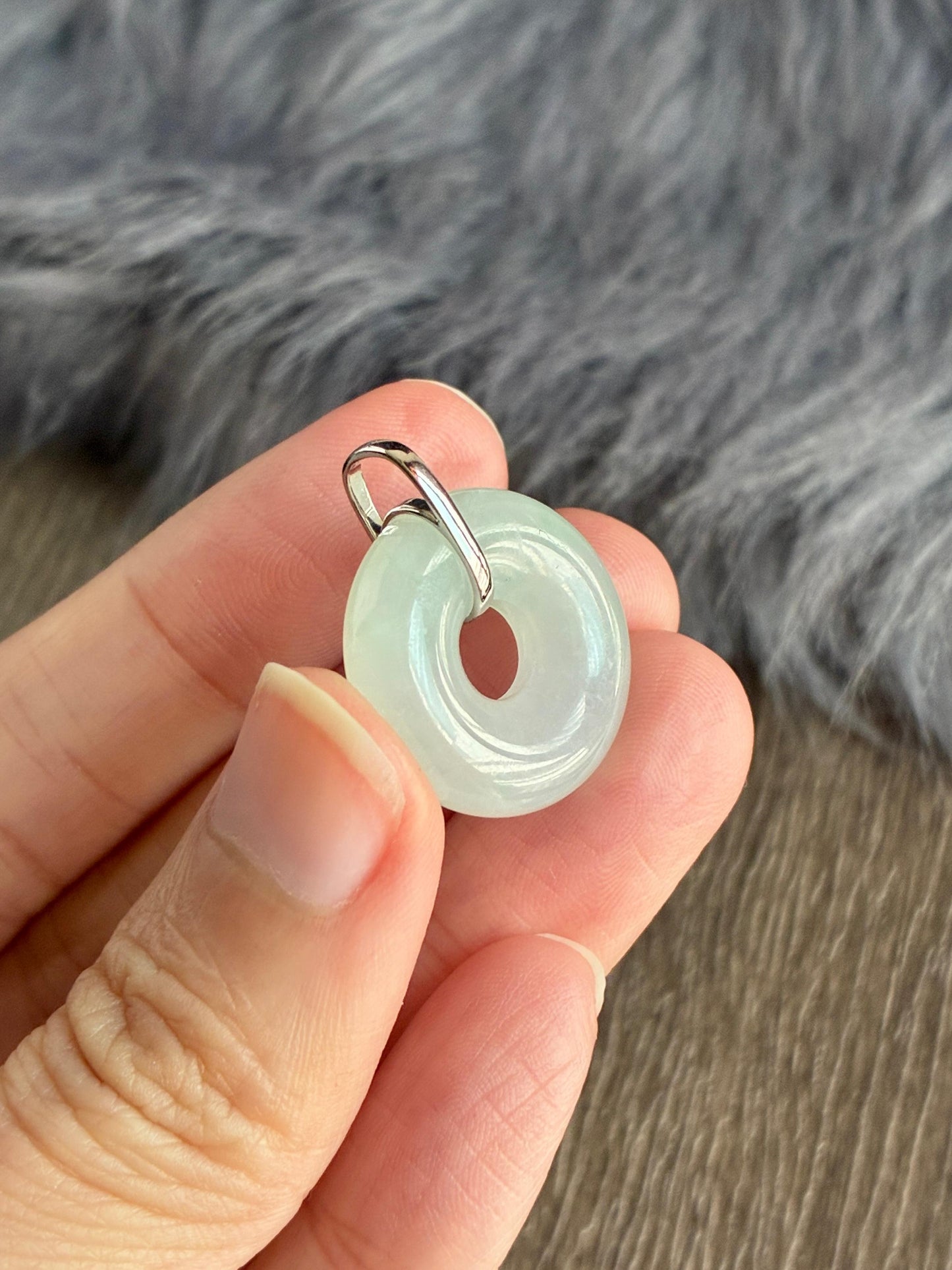 18K Icy Bluish Green Bagel Pendant (19.4mm)