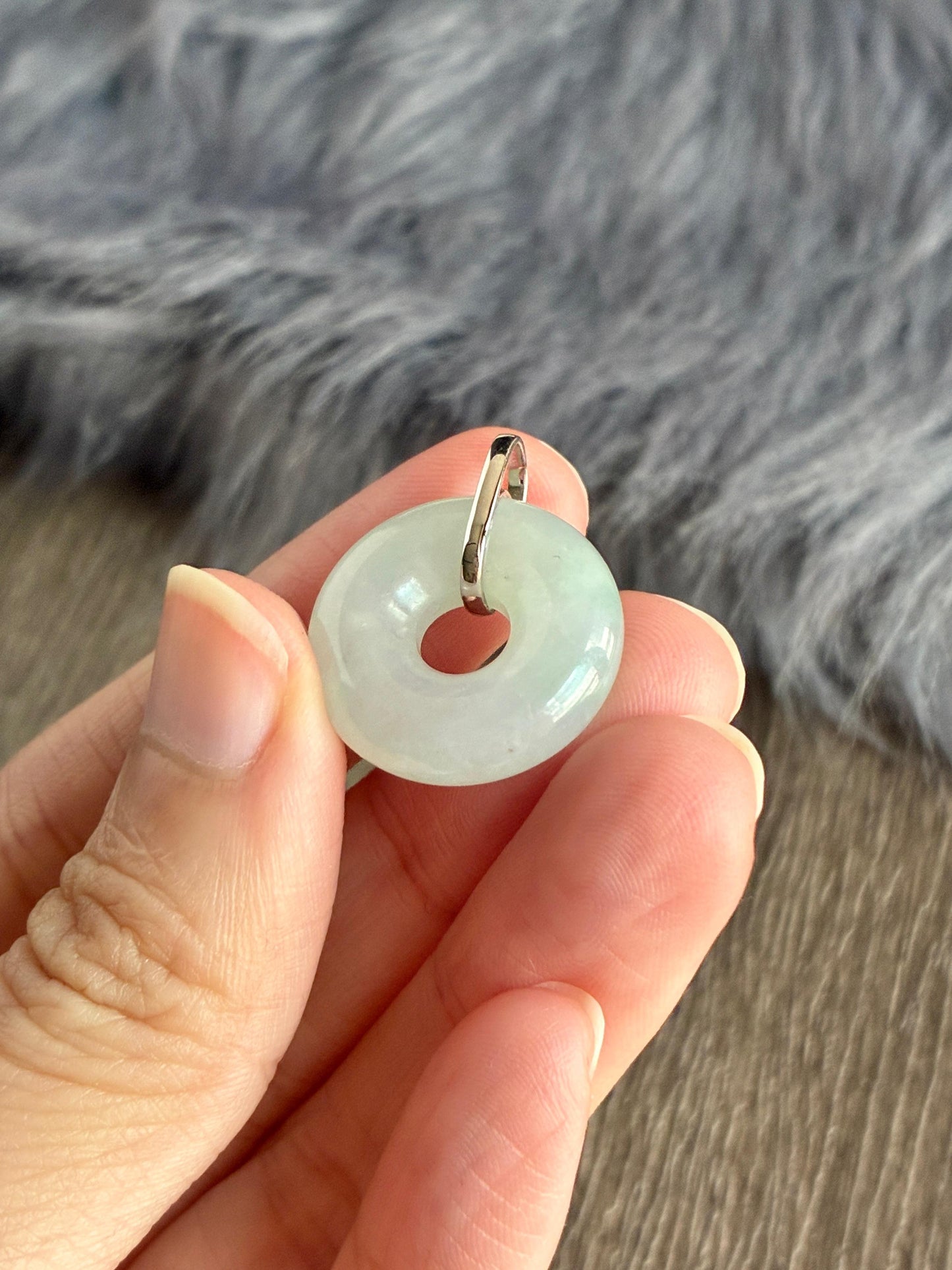 18K Icy Bluish Green Bagel Pendant (19.4mm)