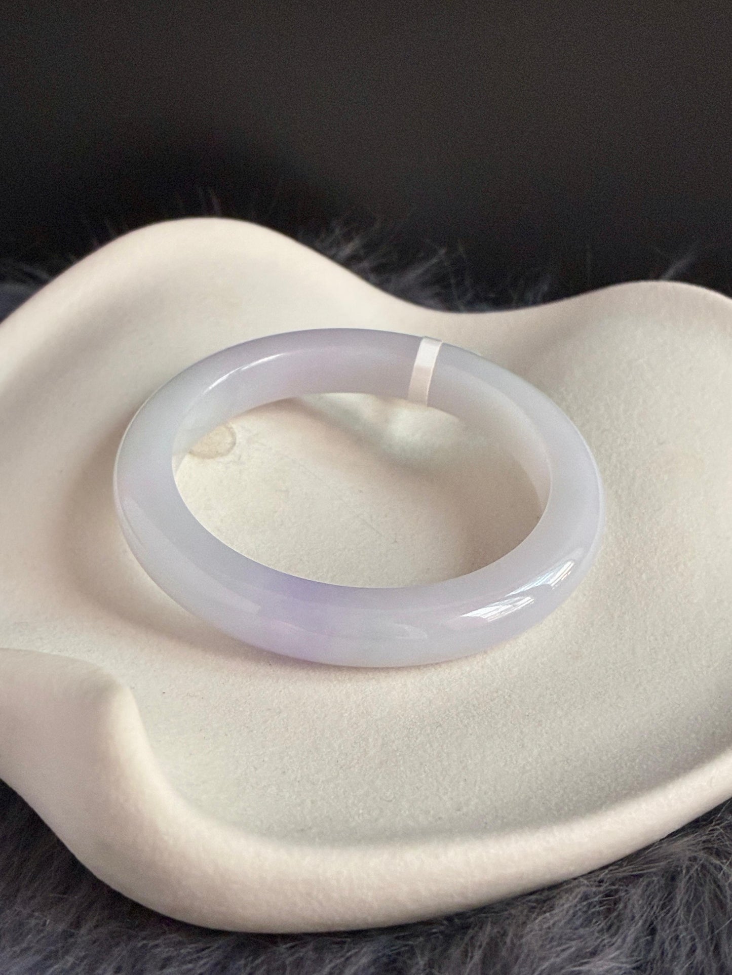 54.8mm Lavender on Snow (Premium)