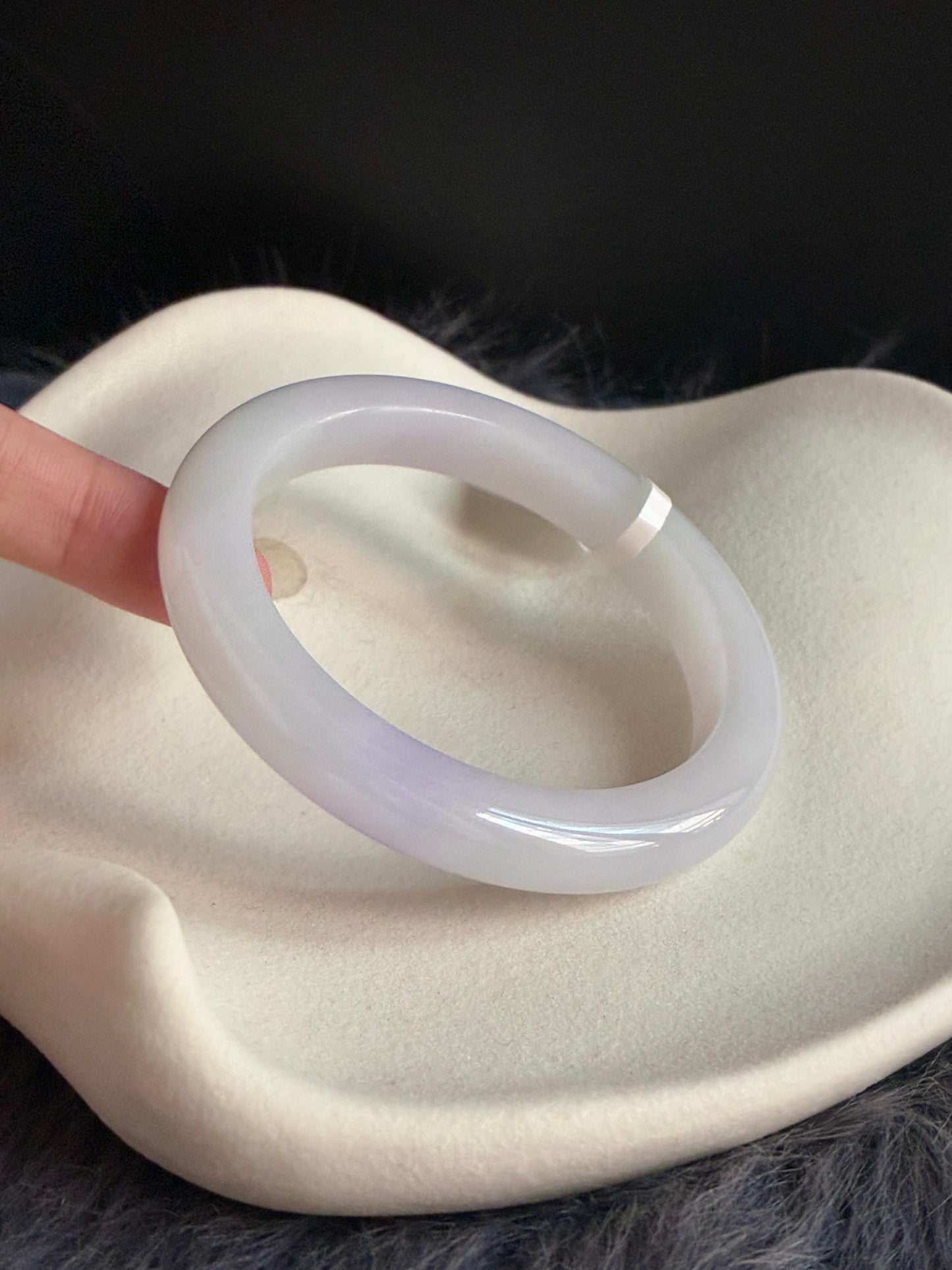 54.8mm Lavender on Snow (Premium)