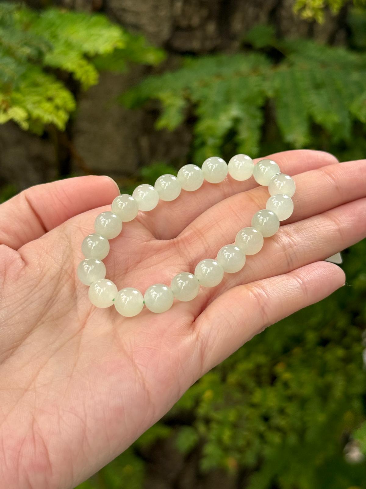 8.0mm Nephrite Bracelet in Light Green (Rare Cateye Effect)