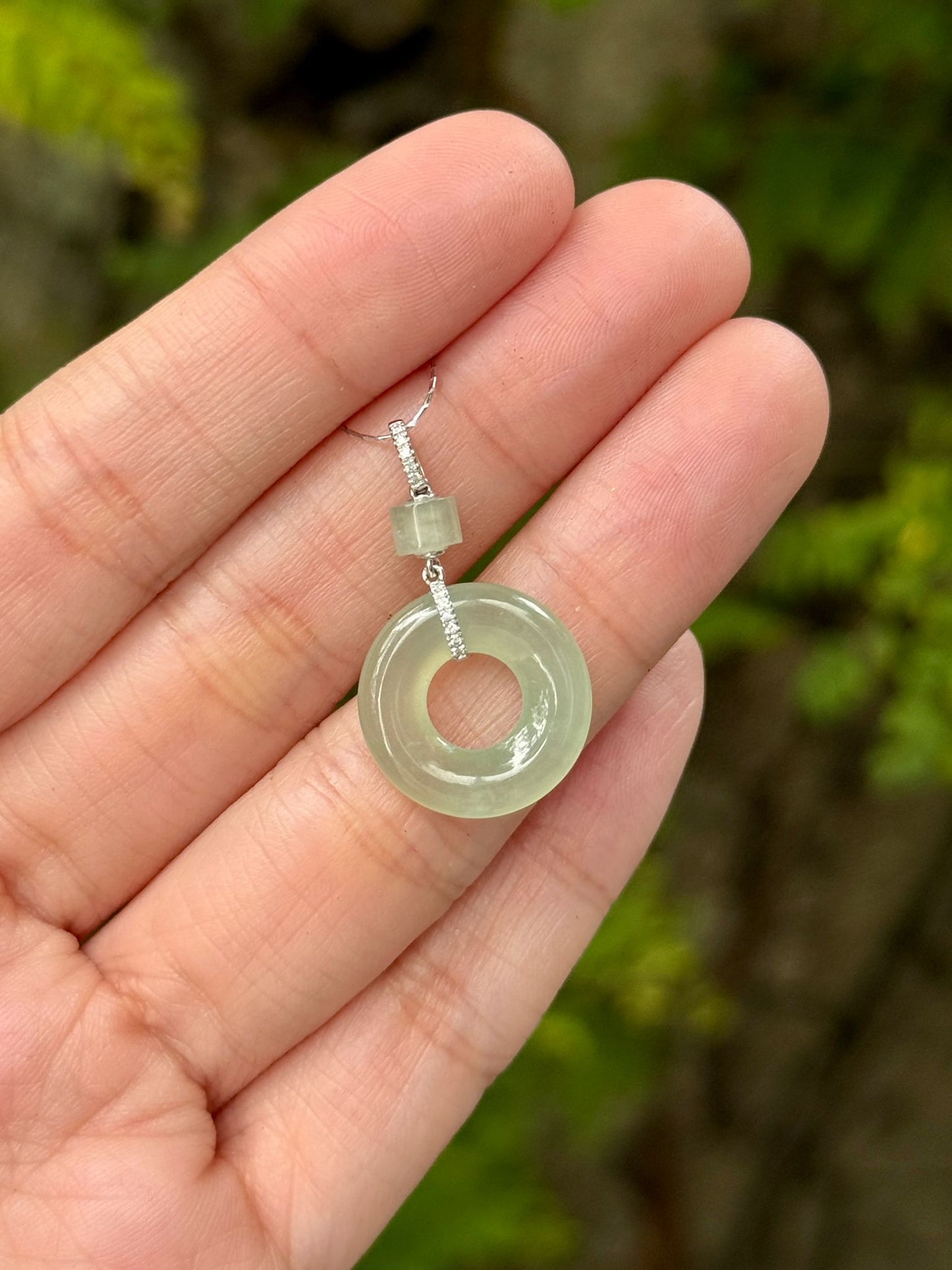 18K Glowy Light Green Bagel Pendant (WG & YG)