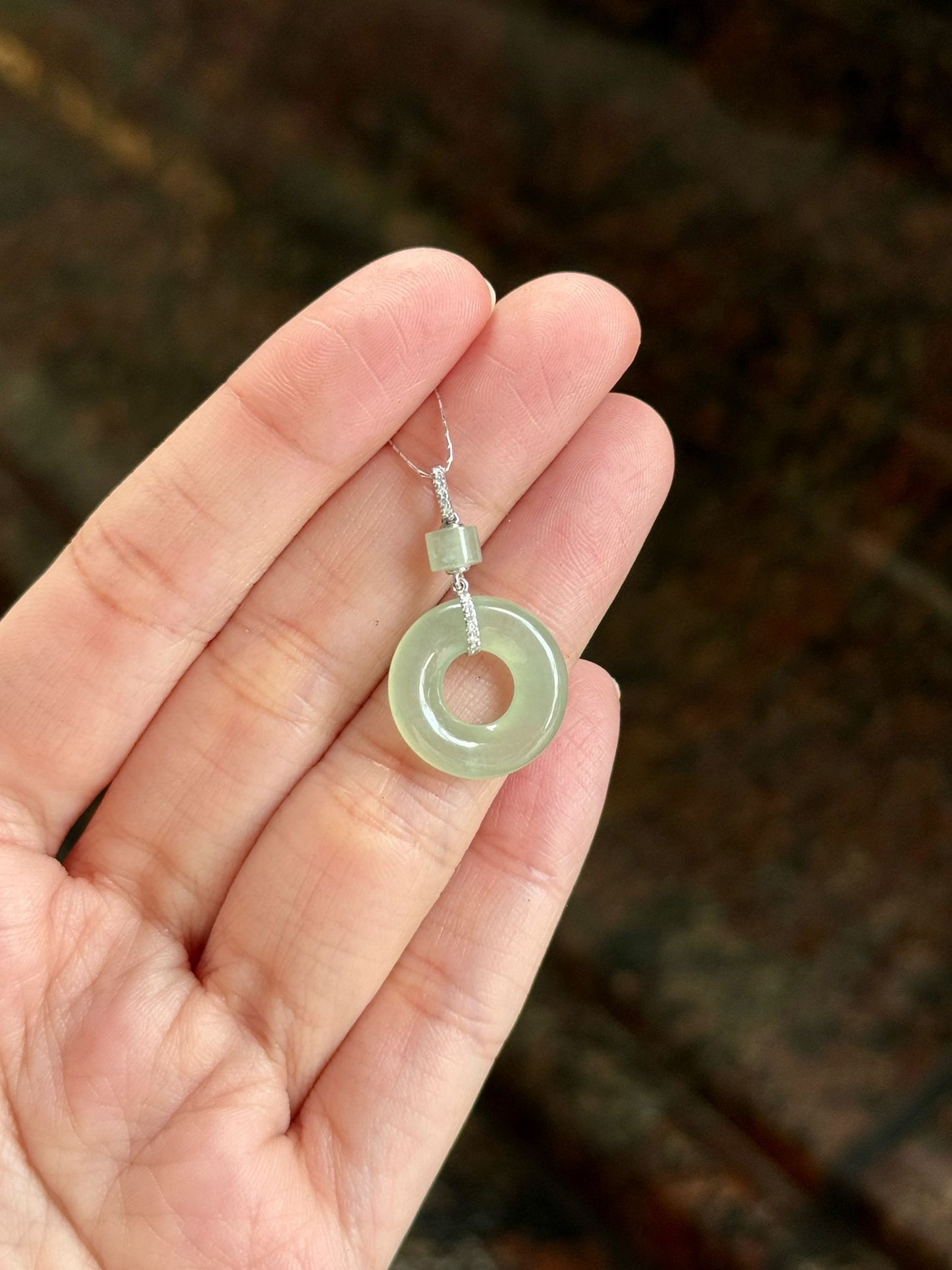 18K Glowy Light Green Bagel Pendant (WG & YG)