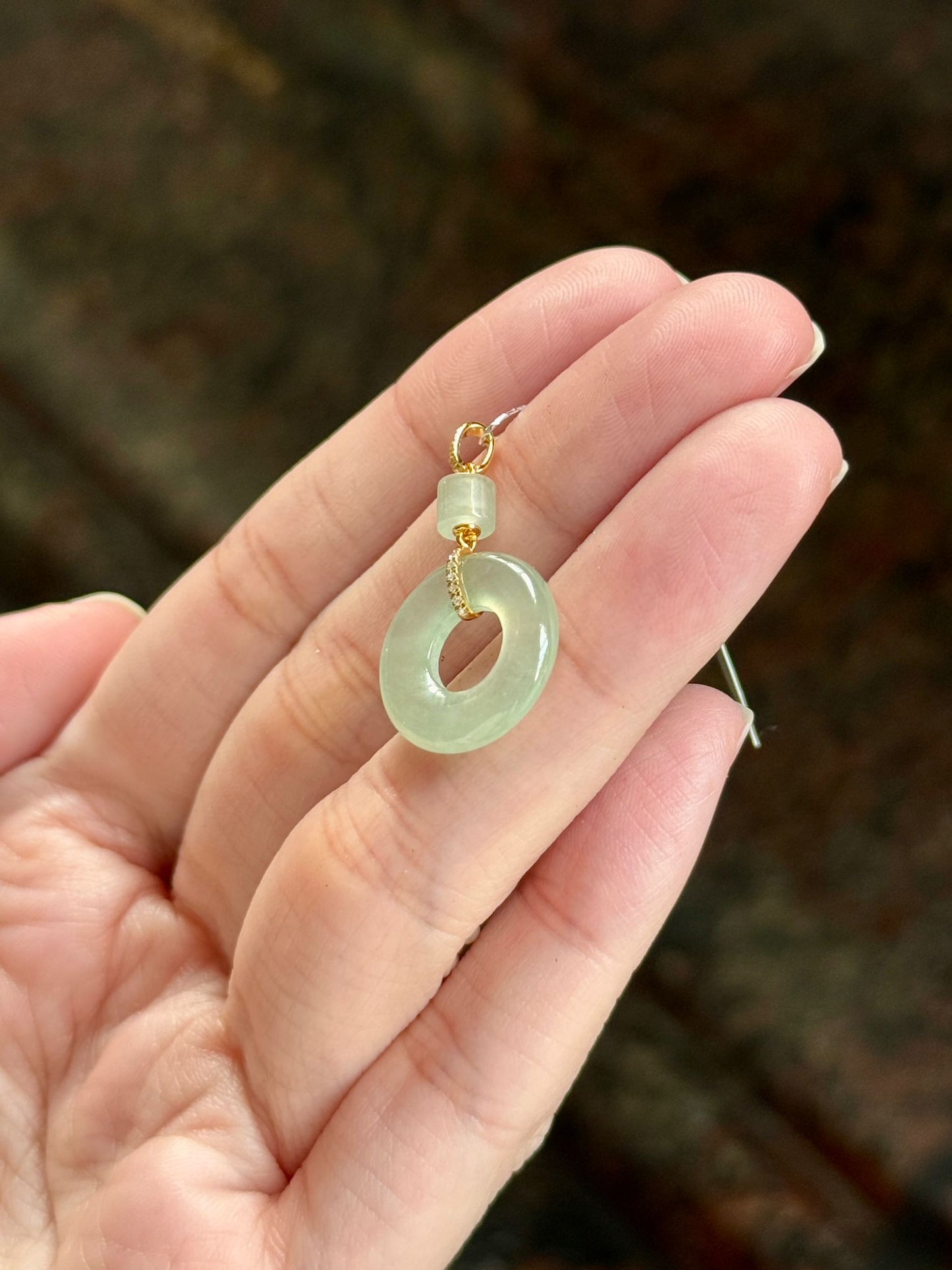18K Glowy Light Green Bagel Pendant (WG & YG)